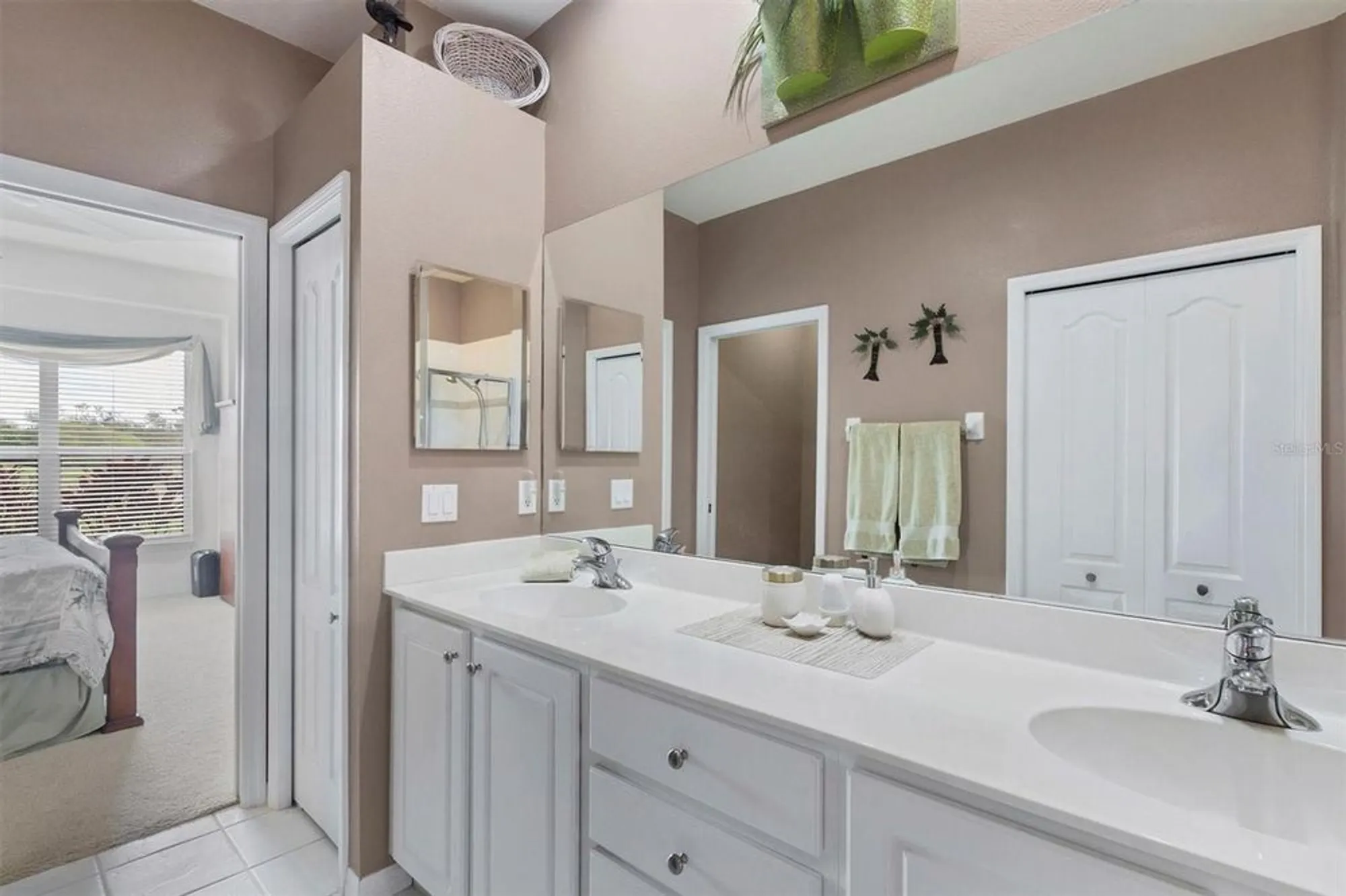 Property Slideshow image 25 of 62 | 4301 whispering oaks dr, North Port, FL, 34287