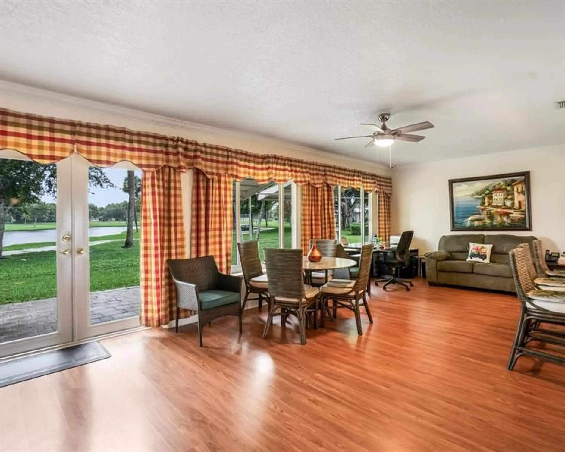 Property Slideshow image 33 of 42 | 4513 nw 43rd ter, Tamarac, FL, 33319