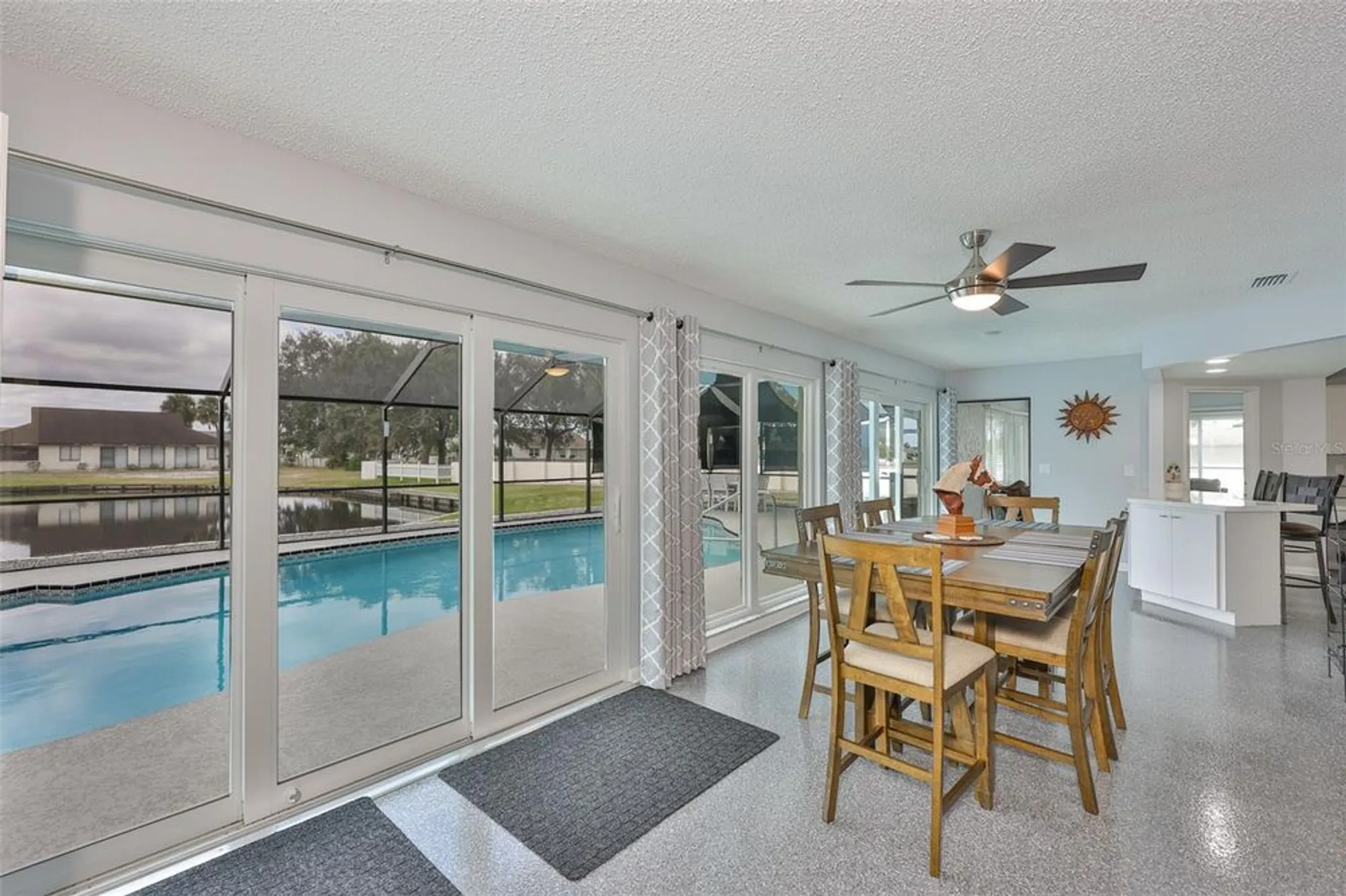 Property Slideshow image 17 of 63 | 2022 east view dr, Sun City Center, FL, 33573