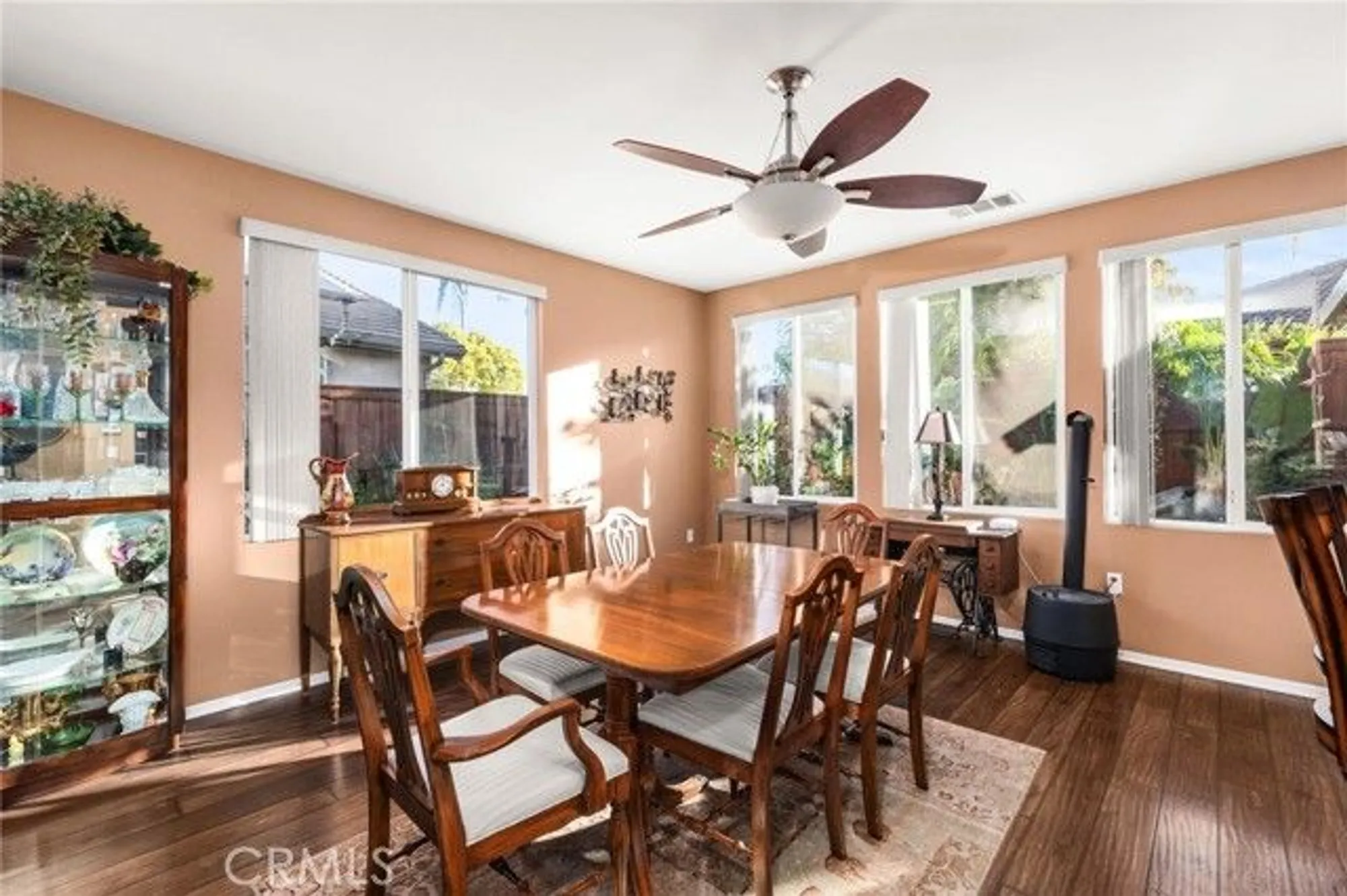 Property Slideshow image 14 of 37 | 382 casper dr, Hemet, CA, 92545
