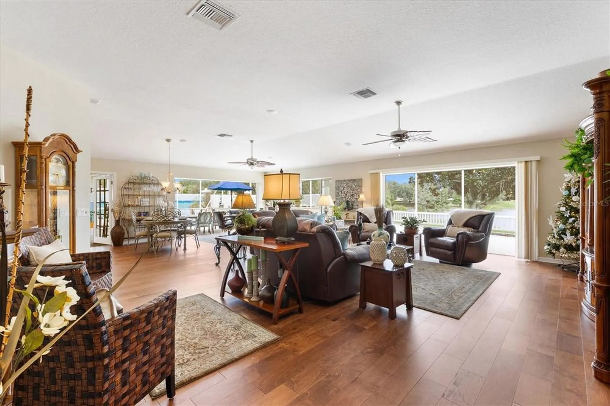 Property Slideshow image 10 of 68 | 17339 se 84th foxgrove ave, The Villages, FL, 32162