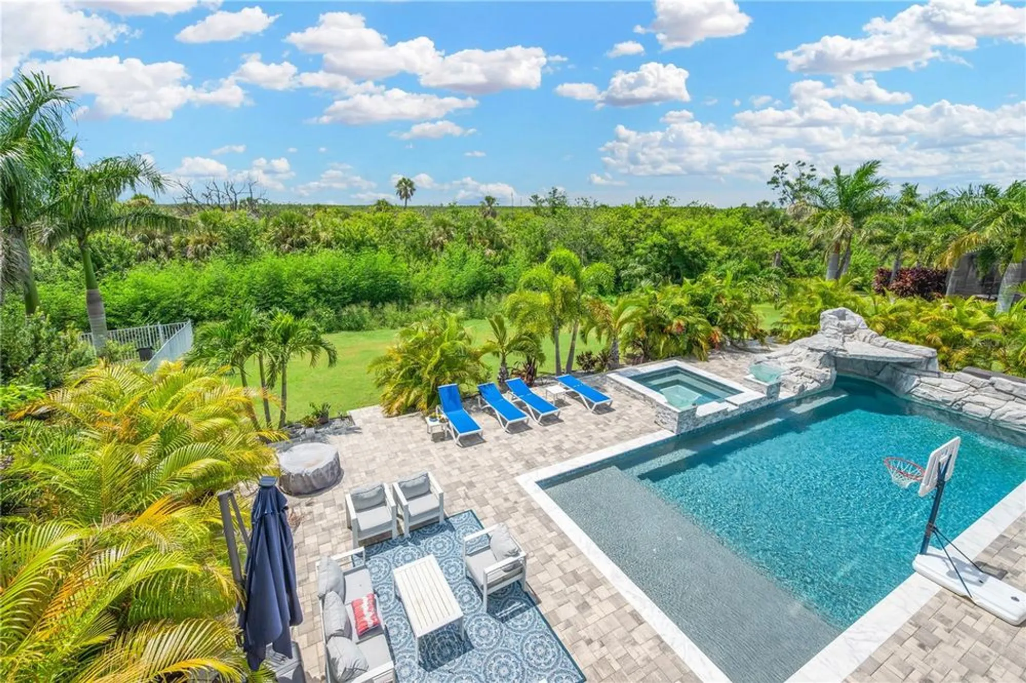 Property Slideshow image 19 of 59 | 832 manns harbor dr, Apollo Beach, FL, 33572