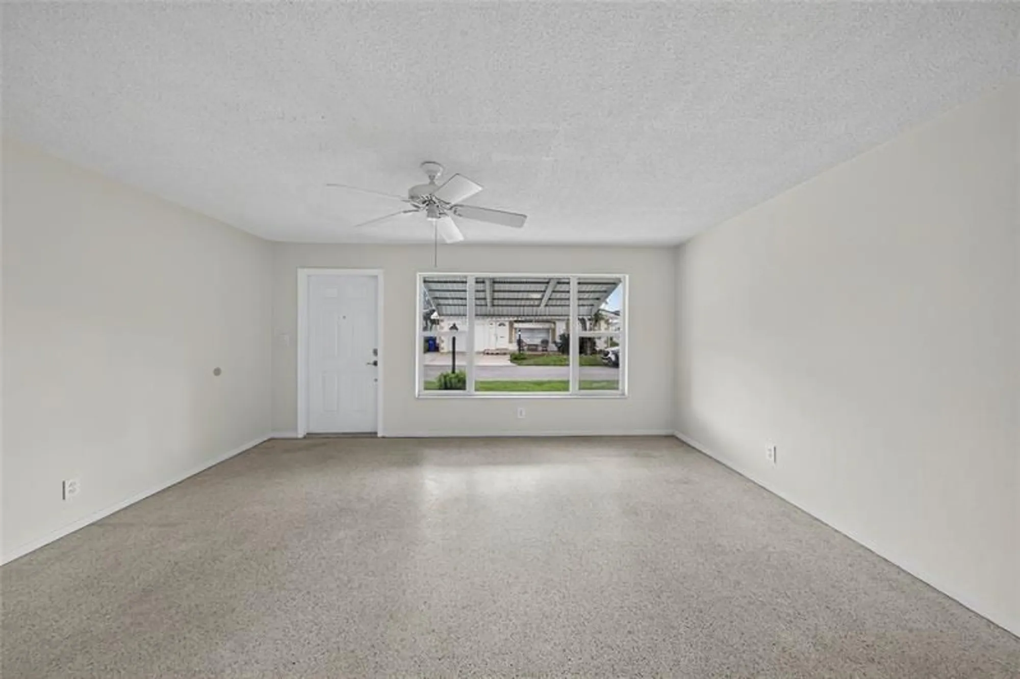 Property Slideshow image 13 of 67 | 2711 nw 4th ave, Pompano Beach, FL, 33064