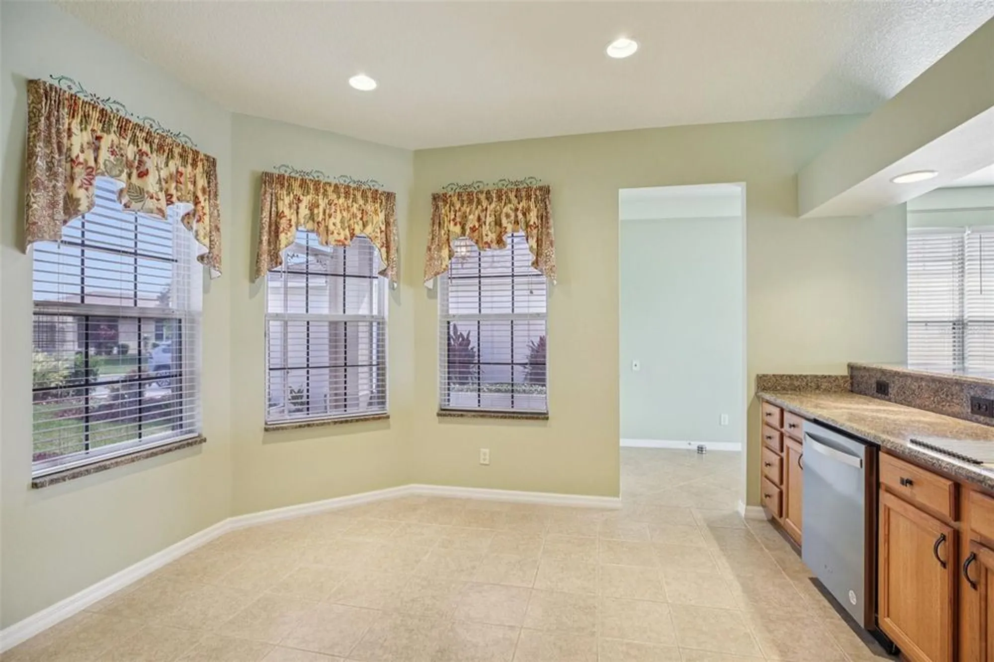 Property Slideshow image 15 of 53 | 27313 falcon feather way, Leesburg, FL, 34748