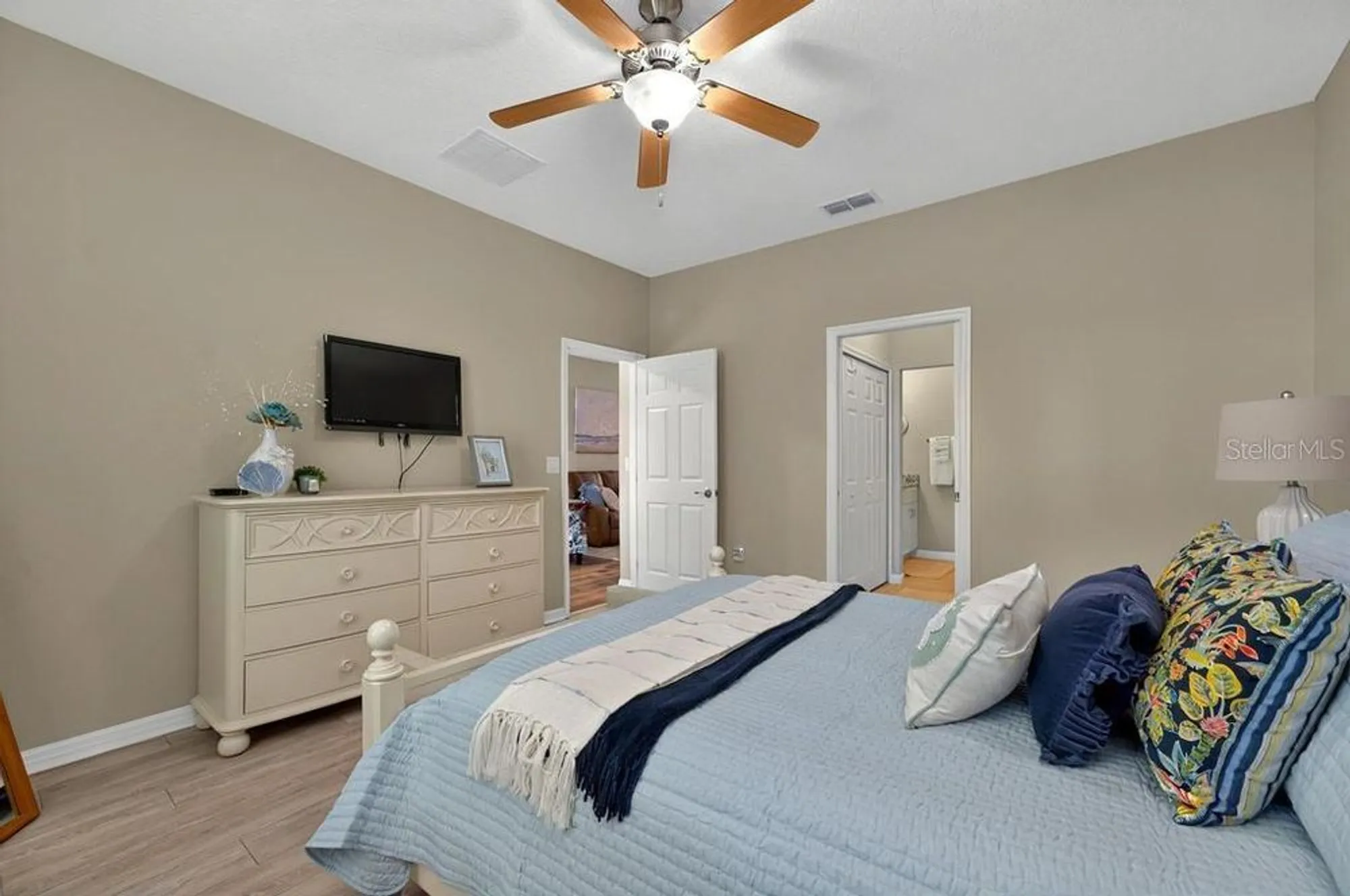 Property Slideshow image 28 of 38 | 27121 white plains way, Leesburg, FL, 34748