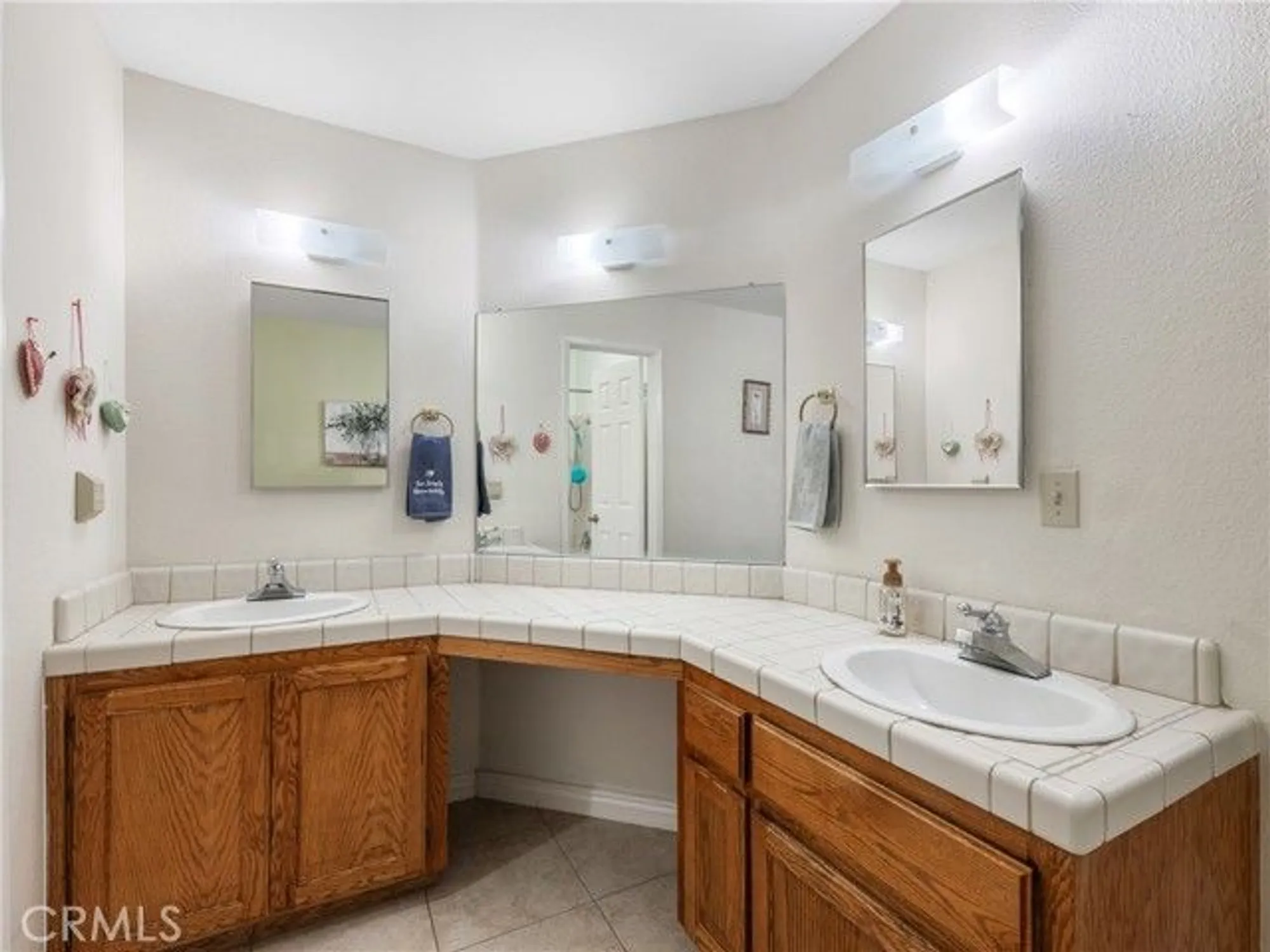 Property Slideshow image 19 of 38 | 11704 juniper dr, Apple Valley, CA, 92308