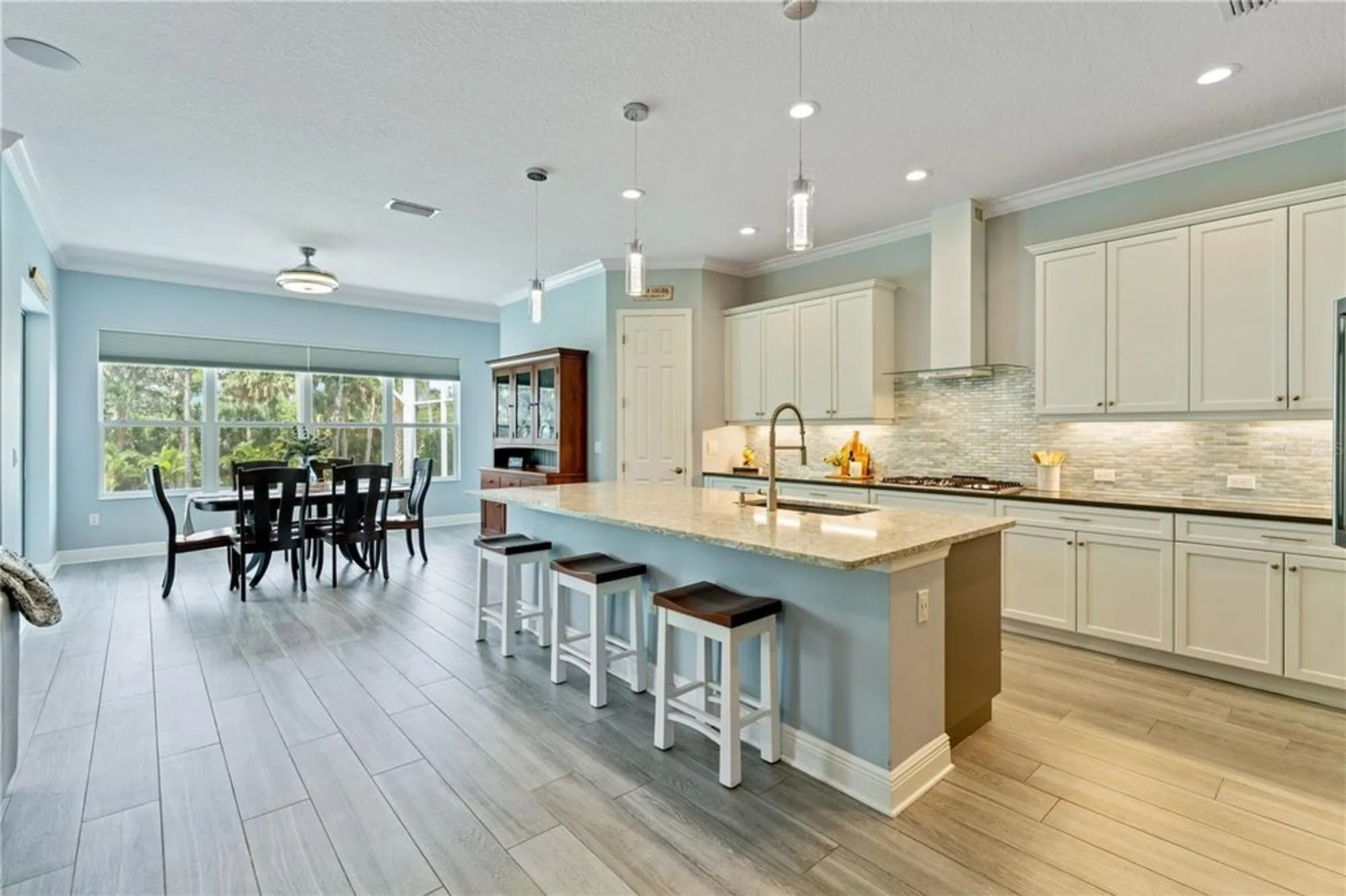 Property Slideshow image 26 of 95 | 708 manns harbor dr, Apollo Beach, FL, 33572