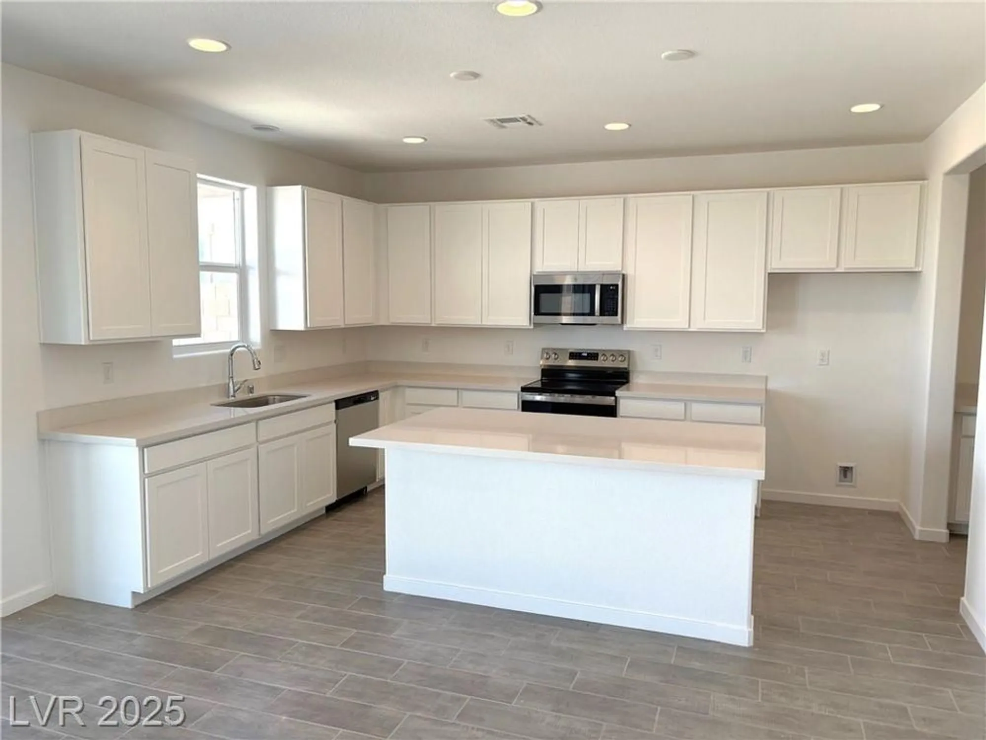 Property Slideshow image 12 of 33 | 5712 e badlands ln, Pahrump, NV, 89061