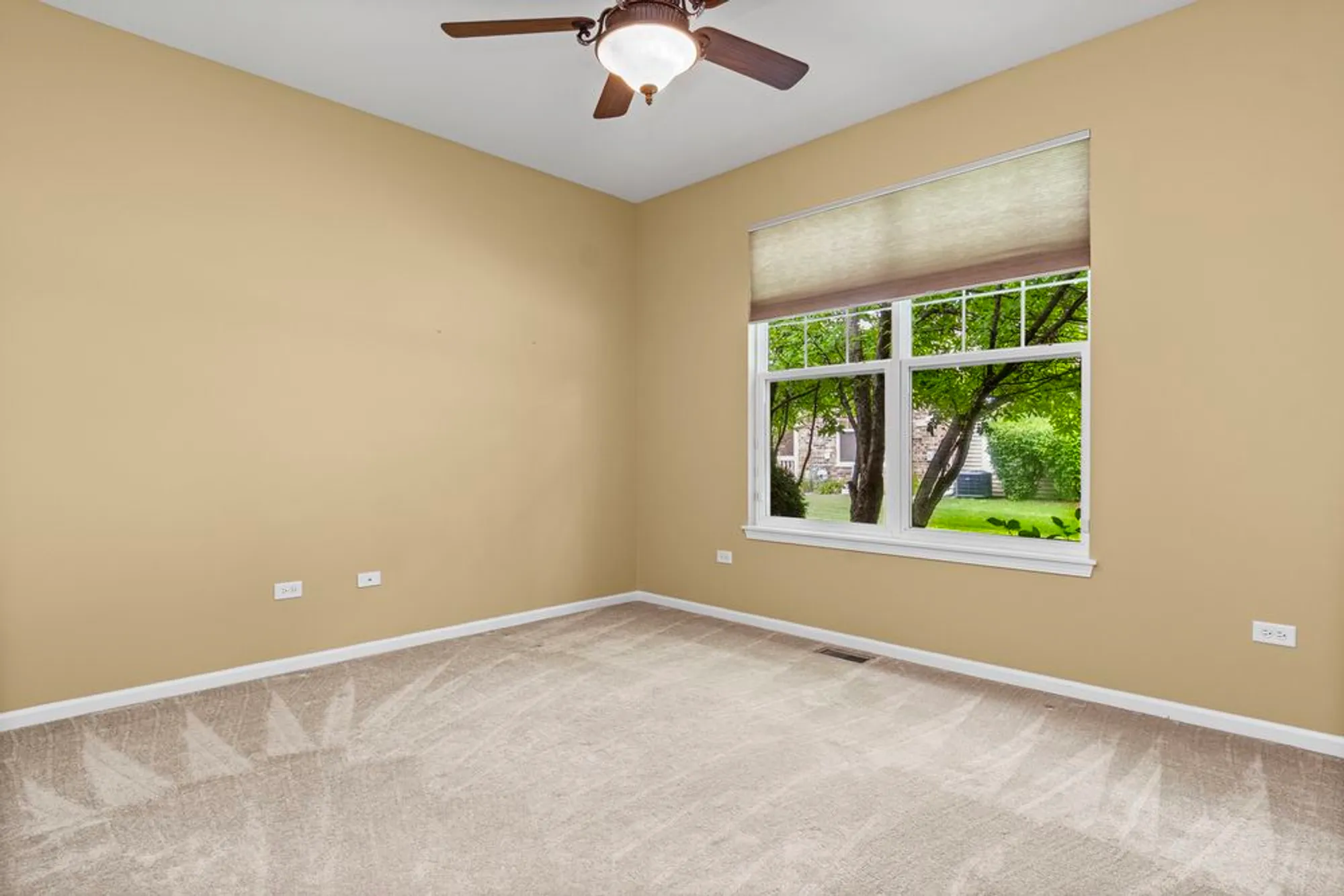 Property Slideshow image 15 of 44 | 2905 normandy cir, Naperville, IL, 60564