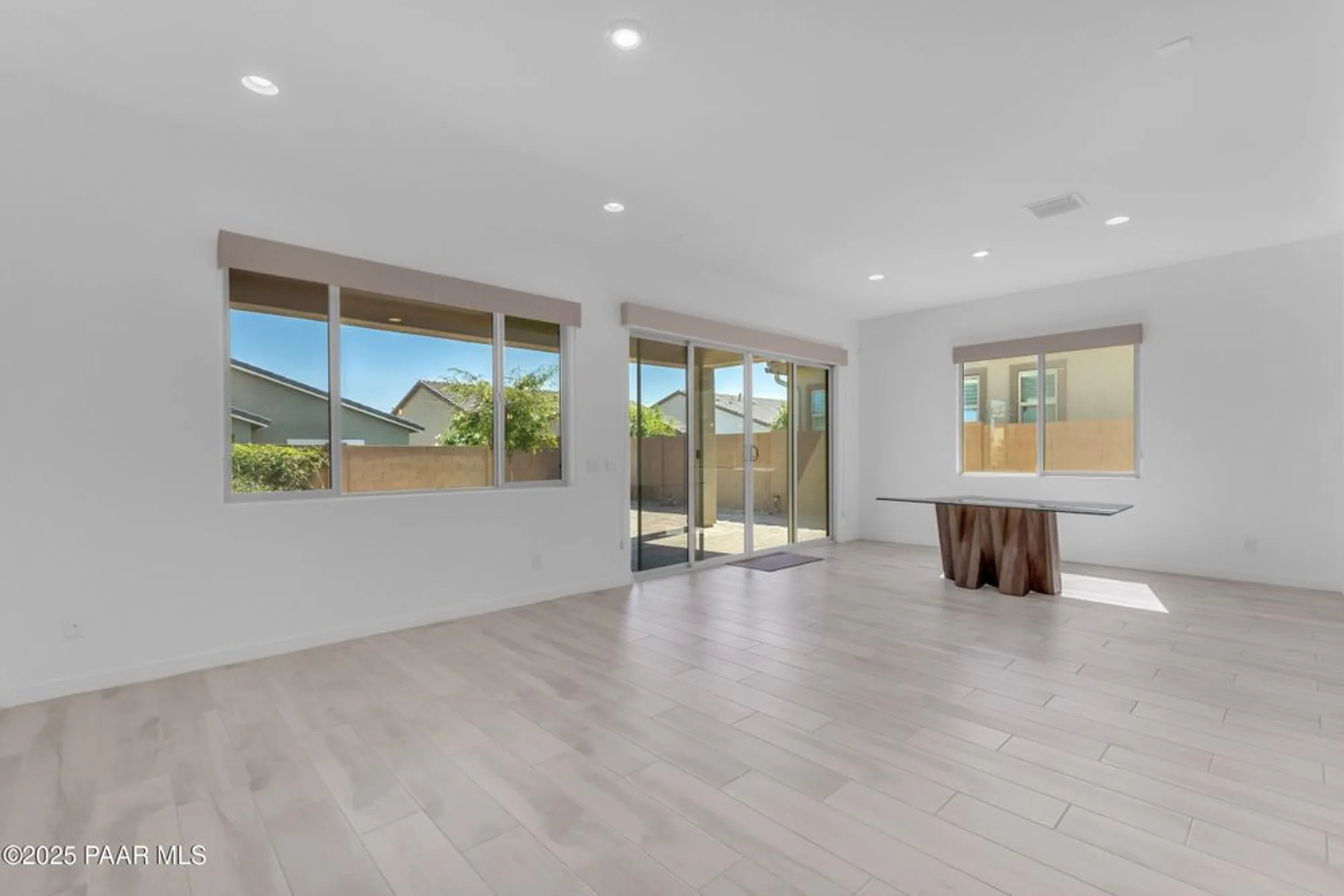 Property Slideshow image 14 of 71 | 24711 n 174th ln, Surprise, AZ, 85387