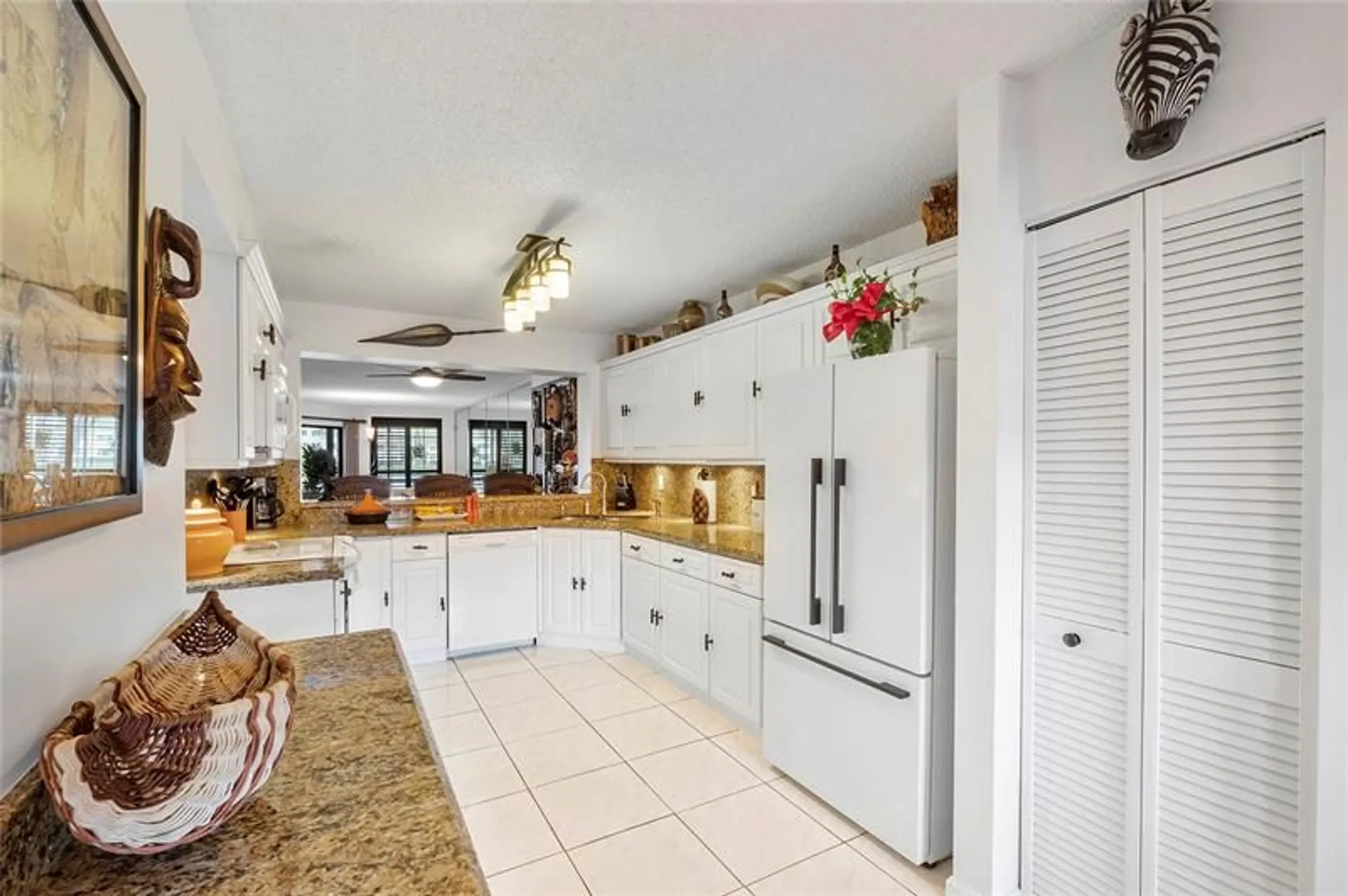 Property Slideshow image 9 of 37 | 7219 fairfax dr 110, Tamarac, FL, 33321