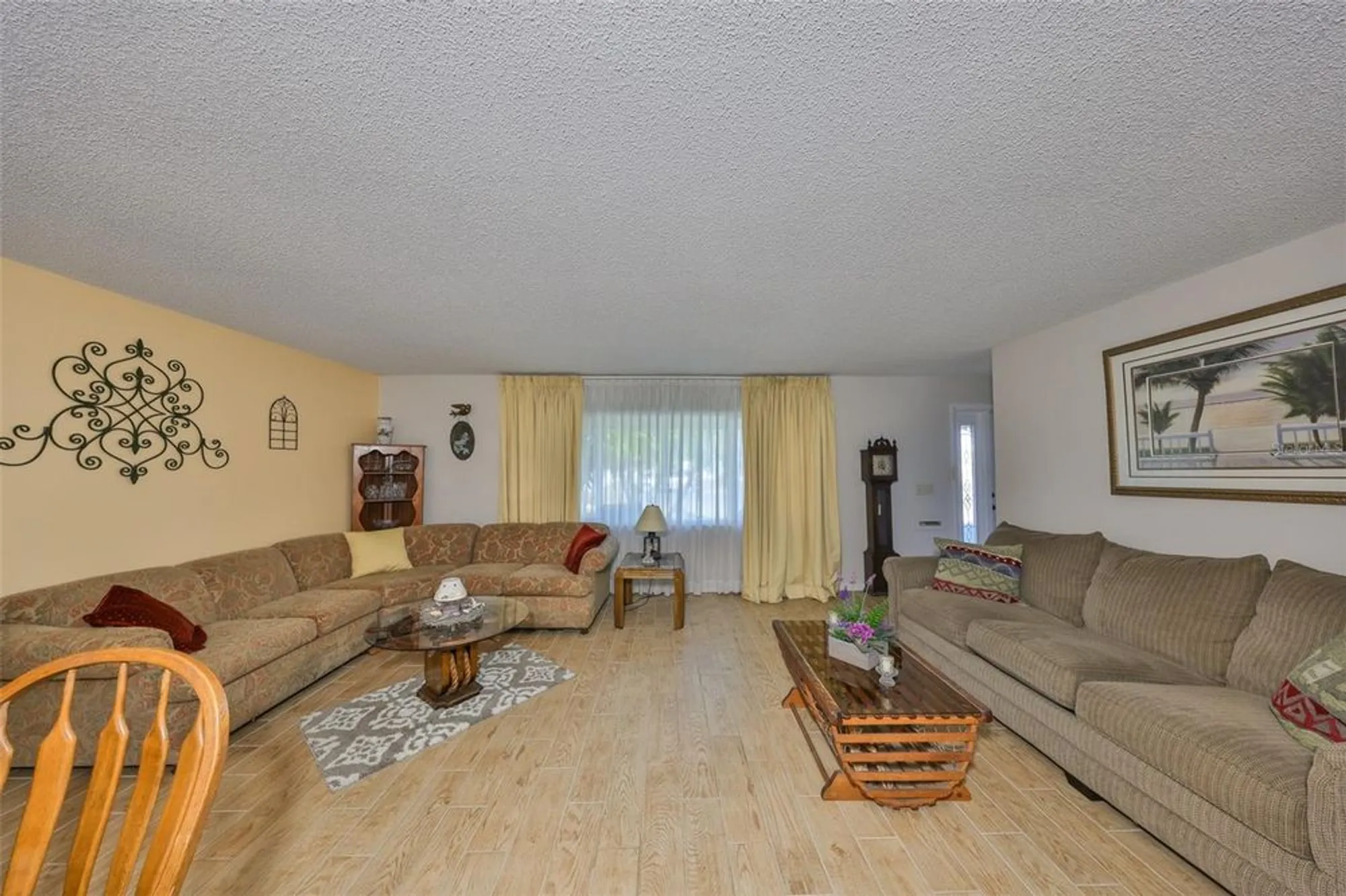 Property Slideshow image 18 of 53 | 672 allegheny dr, Sun City Center, FL, 33573