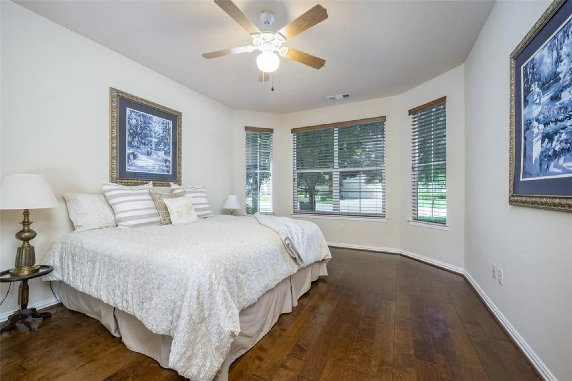 Property Slideshow image 25 of 39 | 11800 southerland dr, Denton, TX, 76207