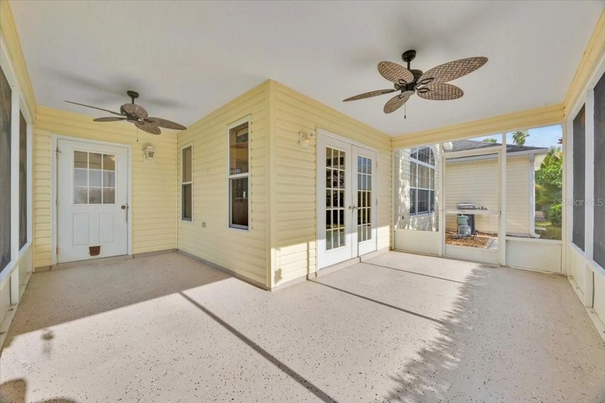 Property Slideshow image 26 of 34 | 528 carrera dr, Lady Lake, FL, 32159