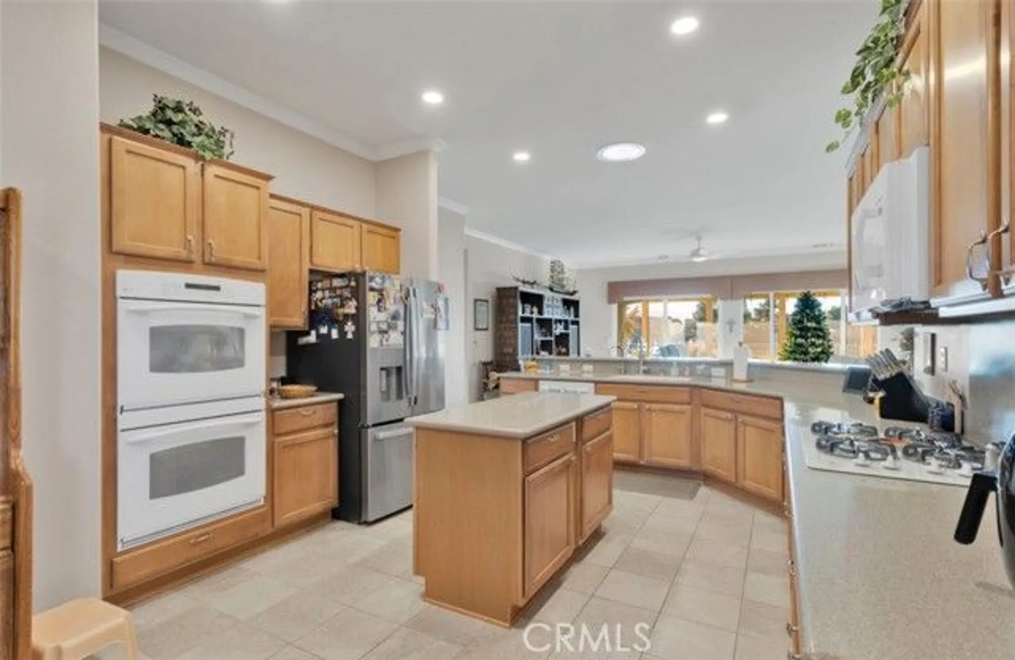 Property Slideshow image 8 of 22 | 10266 lakeshore dr, Apple Valley, CA, 92308