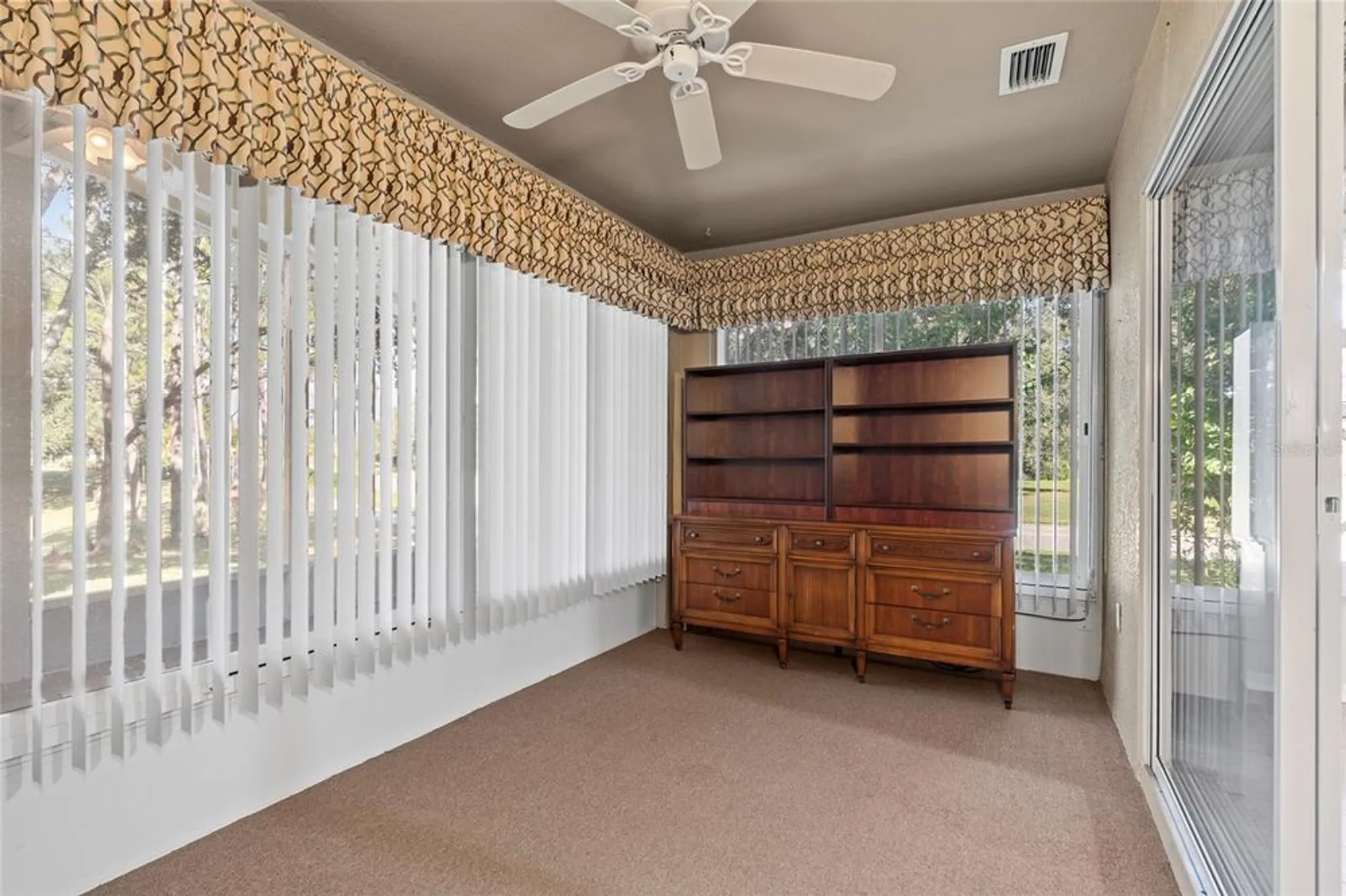 Property Slideshow image 20 of 44 | 265 center oak cir, Spring Hill, FL, 34609