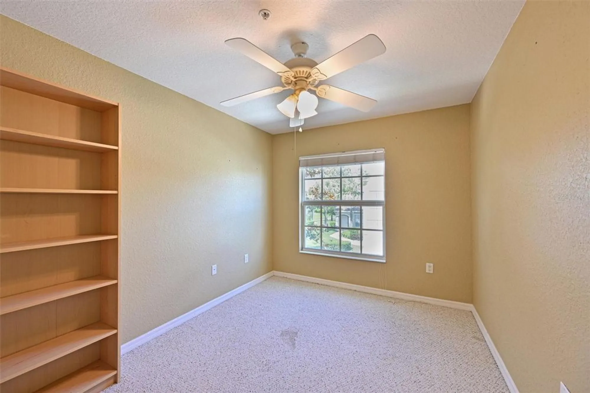 Property Slideshow image 16 of 28 | 6335 bay cedar ln, Bradenton, FL, 34203