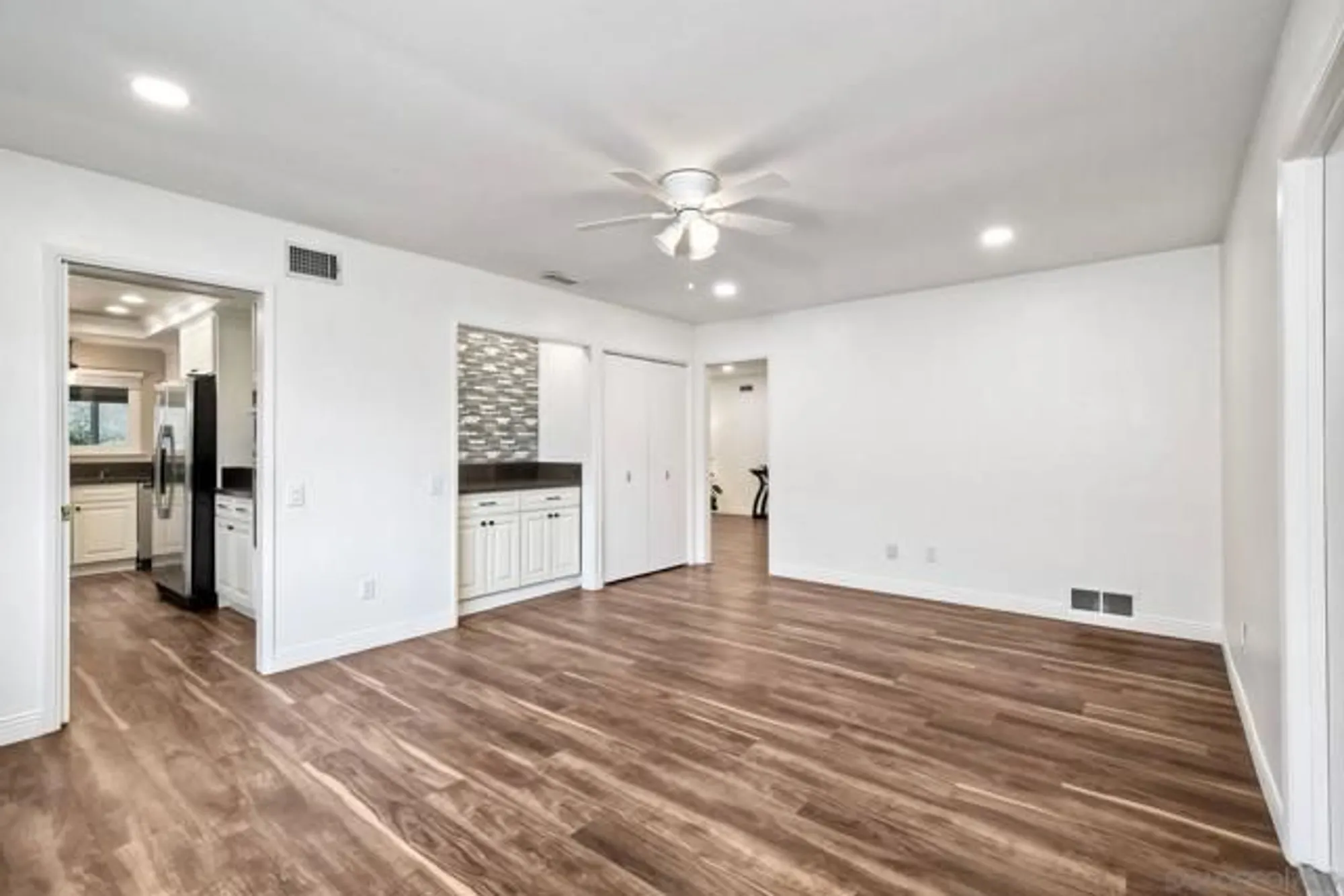 Property Slideshow image 16 of 42 | 12085 calle de maria, San Diego, CA, 92128