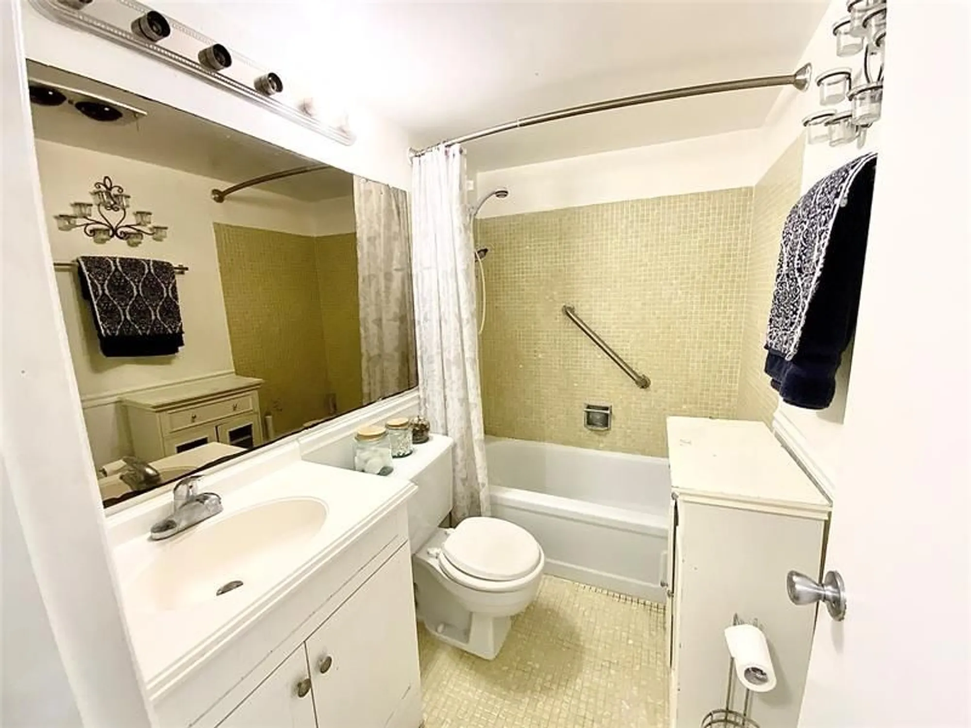 Property Slideshow image 18 of 28 | 20 bedford a # 20, West Palm Beach, FL, 33417