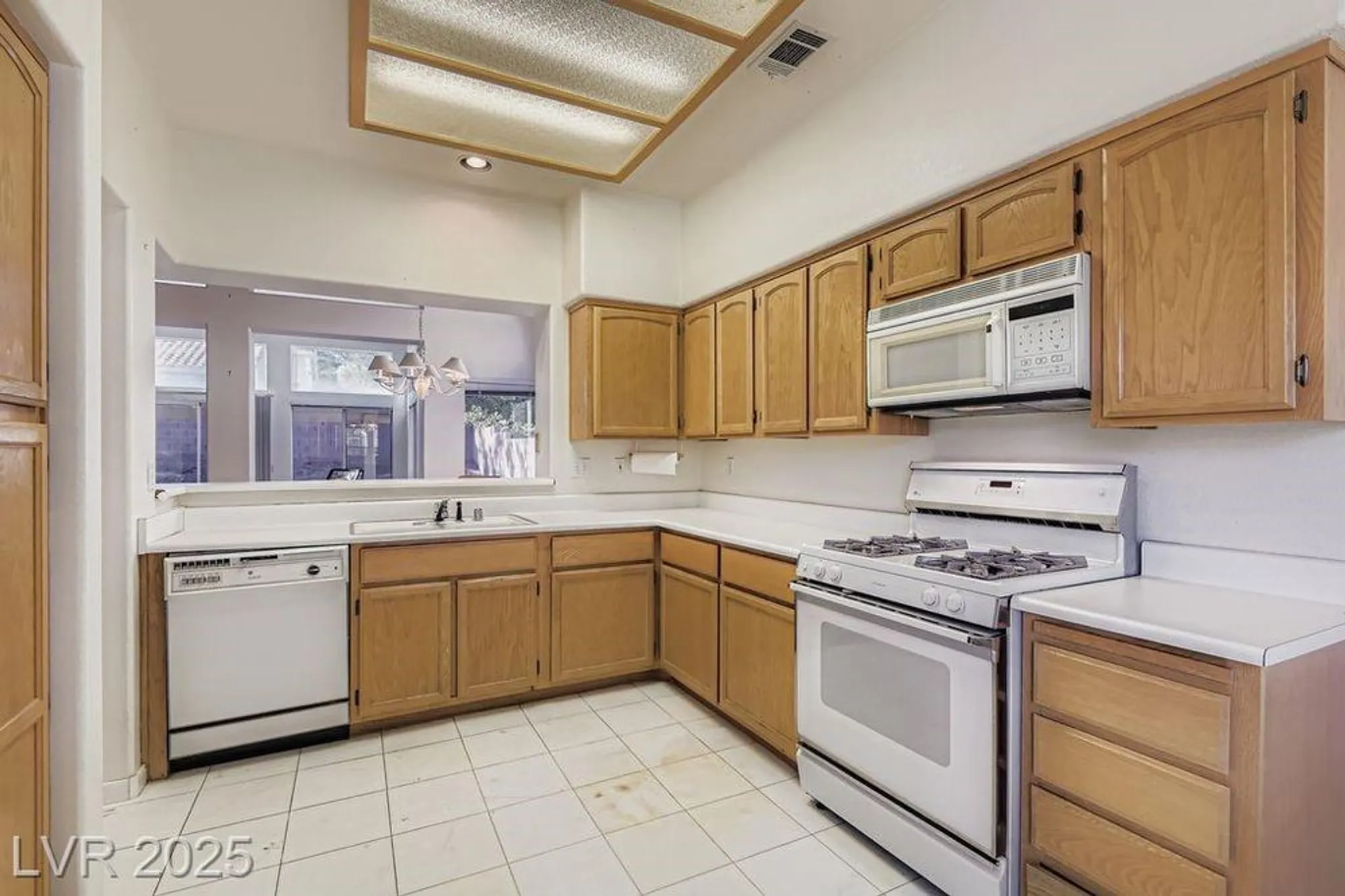 Property Slideshow image 11 of 32 | 4861 alido dr, Las Vegas, NV, 89147