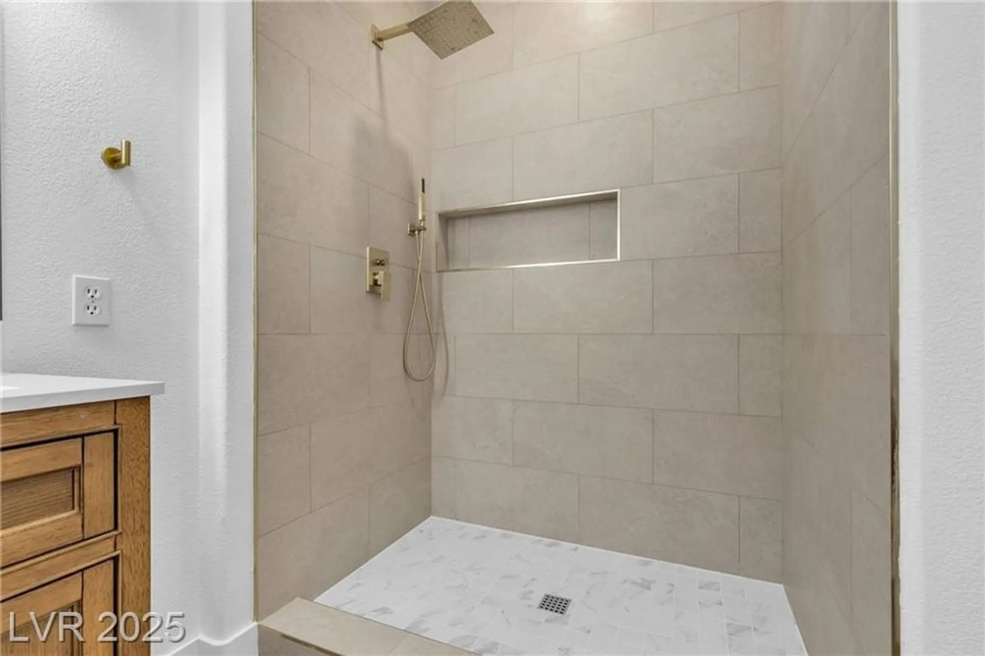 Property Slideshow image 25 of 51 | 10636 argents hill dr, Las Vegas, NV, 89134