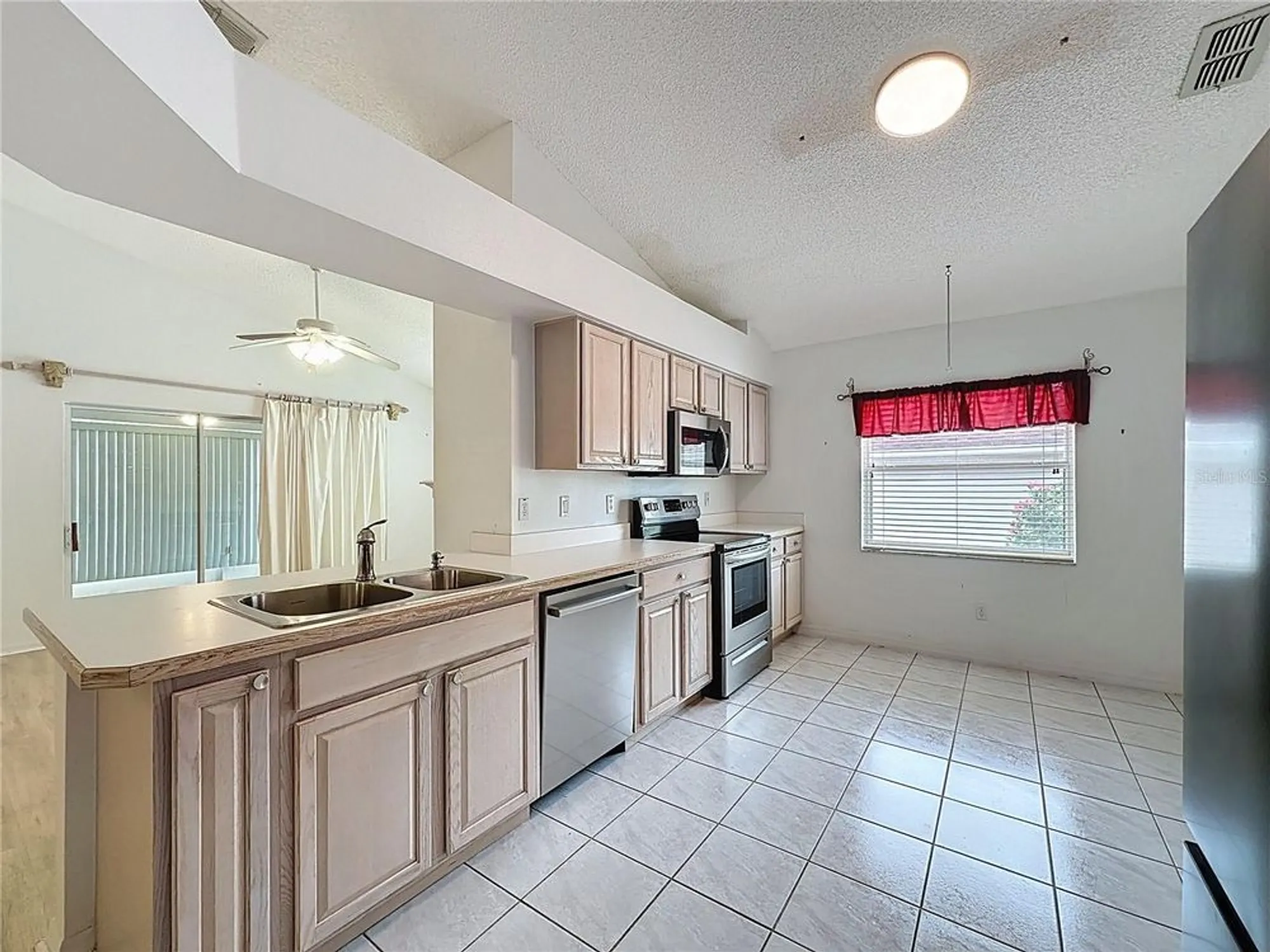 Property Slideshow image 37 of 75 | 3821 doune way, Clermont, FL, 34711