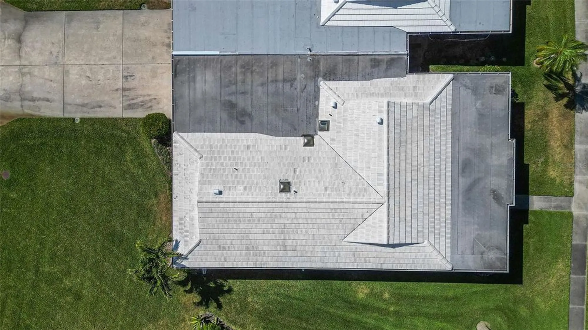 Property Slideshow image 49 of 78 | 3278 village green dr # 1024, Sarasota, FL, 34239