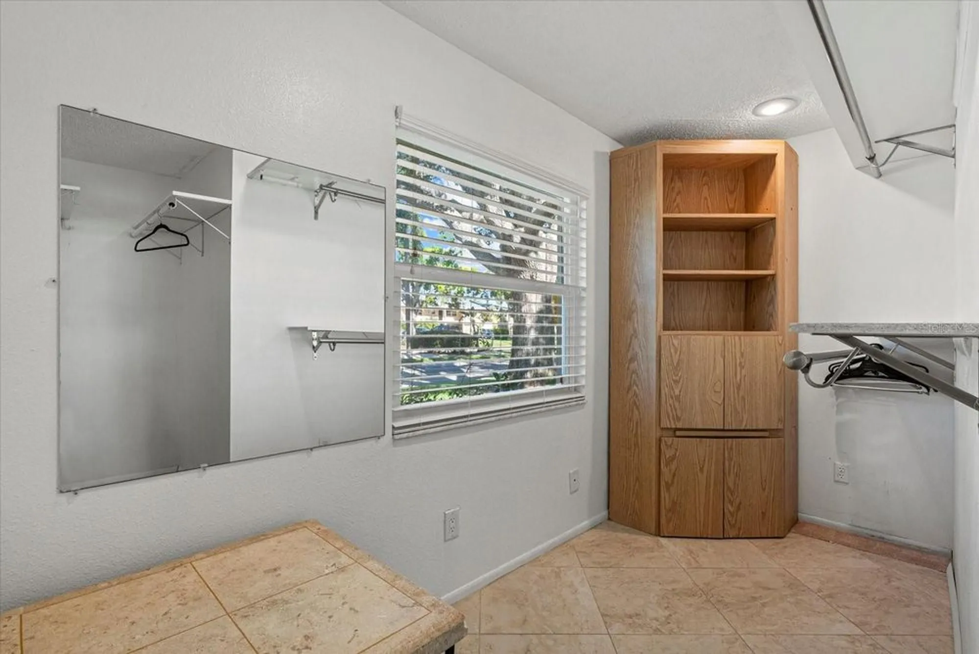 Property Slideshow image 23 of 29 | 6916 w country club dr n # 9b, Sarasota, FL, 34243