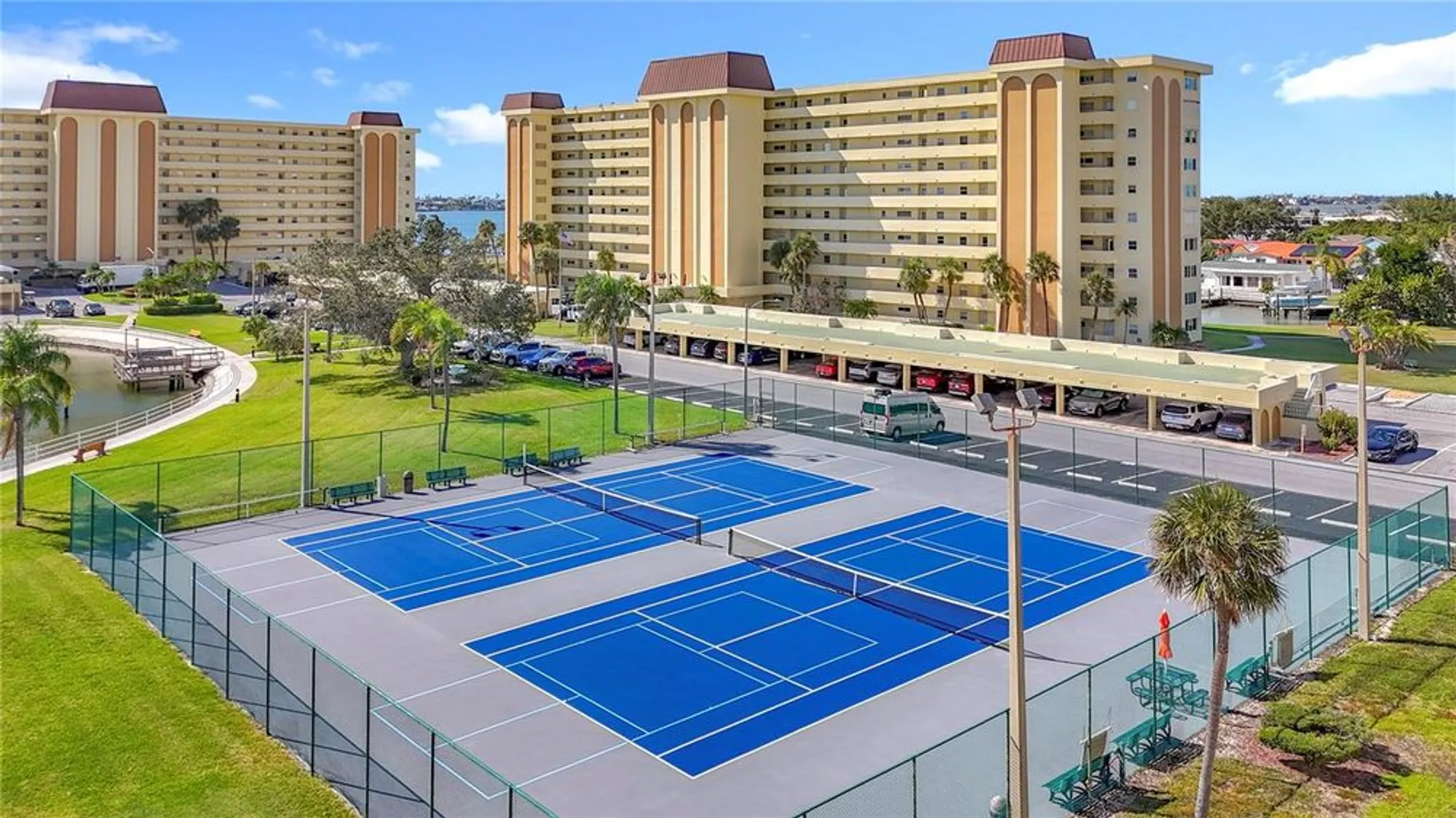 Property Slideshow image 65 of 77 | 4725 cove cir apt 810, Saint Petersburg, FL, 33708