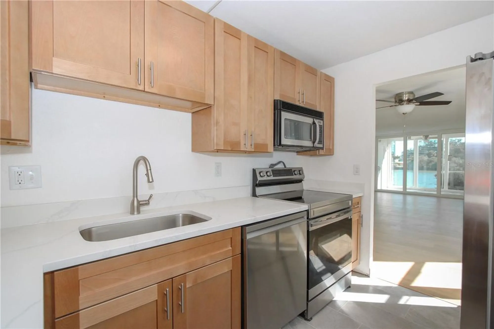 Property Slideshow image 17 of 45 | 7425 bay island dr 108, South Pasadena, FL, 33707