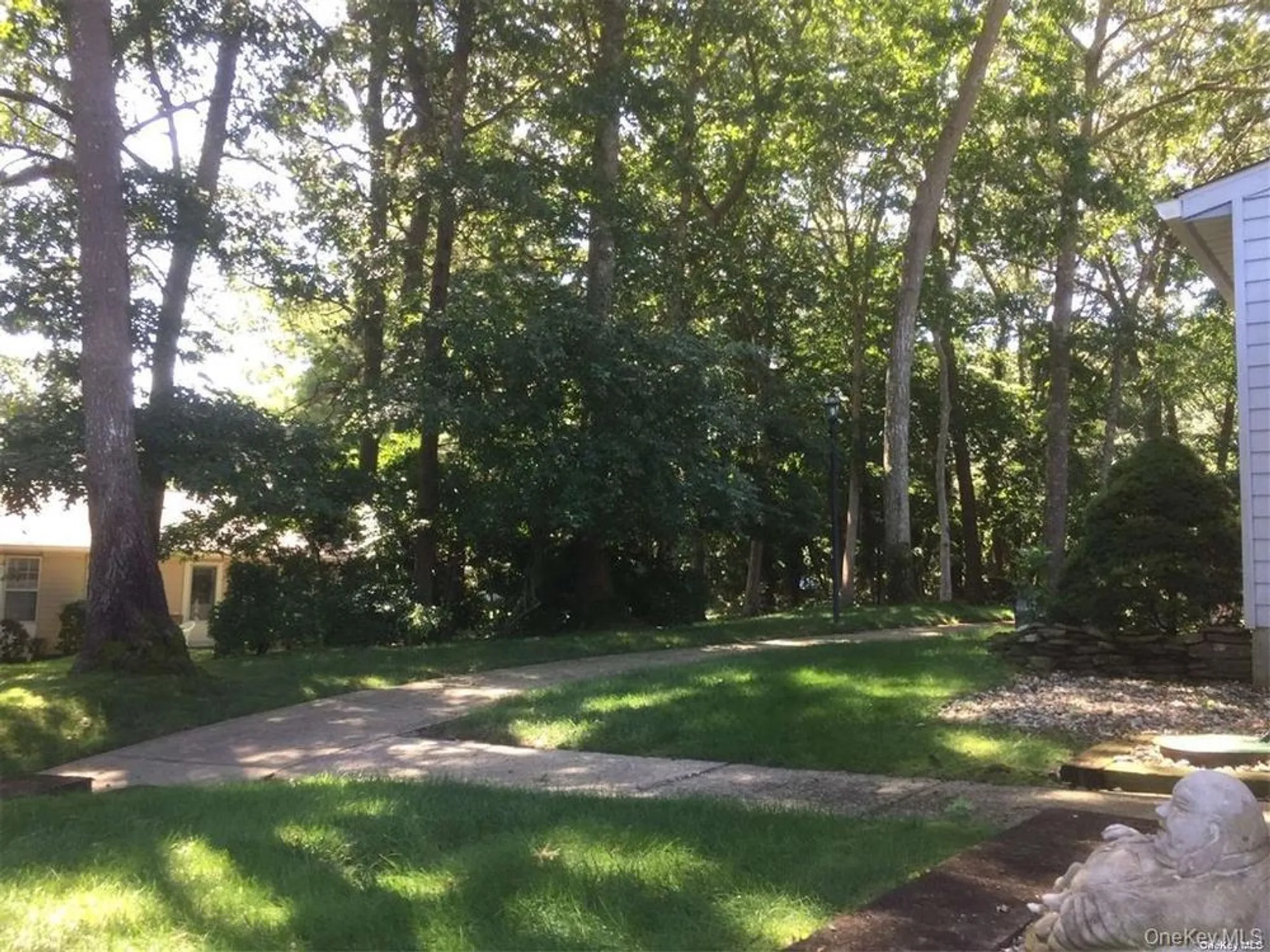 Property Slideshow image 20 of 21 | 424 woodbridge dr d, Ridge, NY, 11961