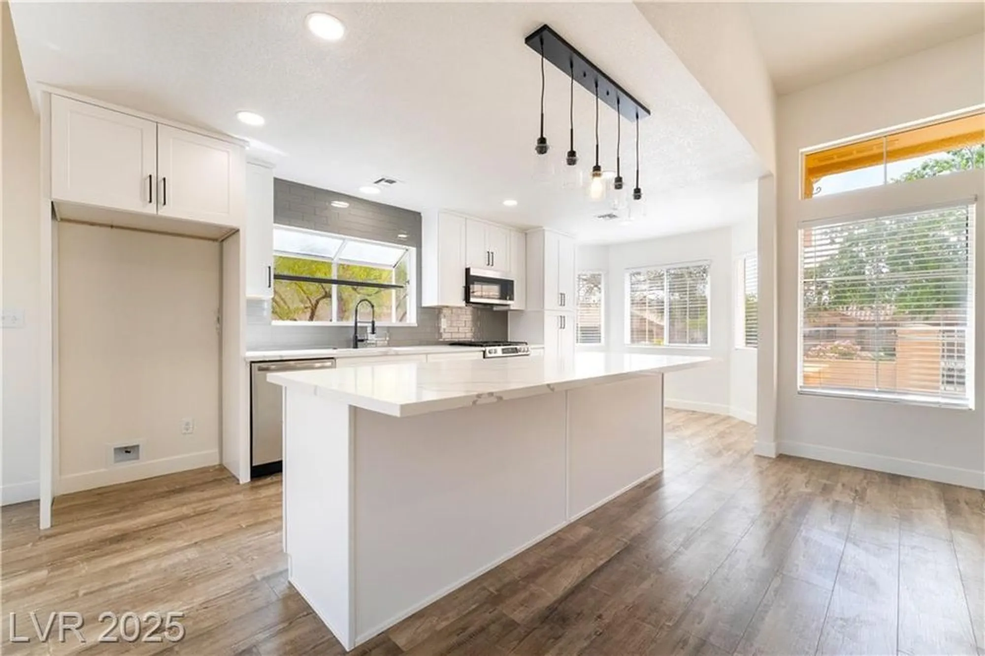 Property Slideshow image 8 of 36 | 2505 showcase dr, Las Vegas, NV, 89134