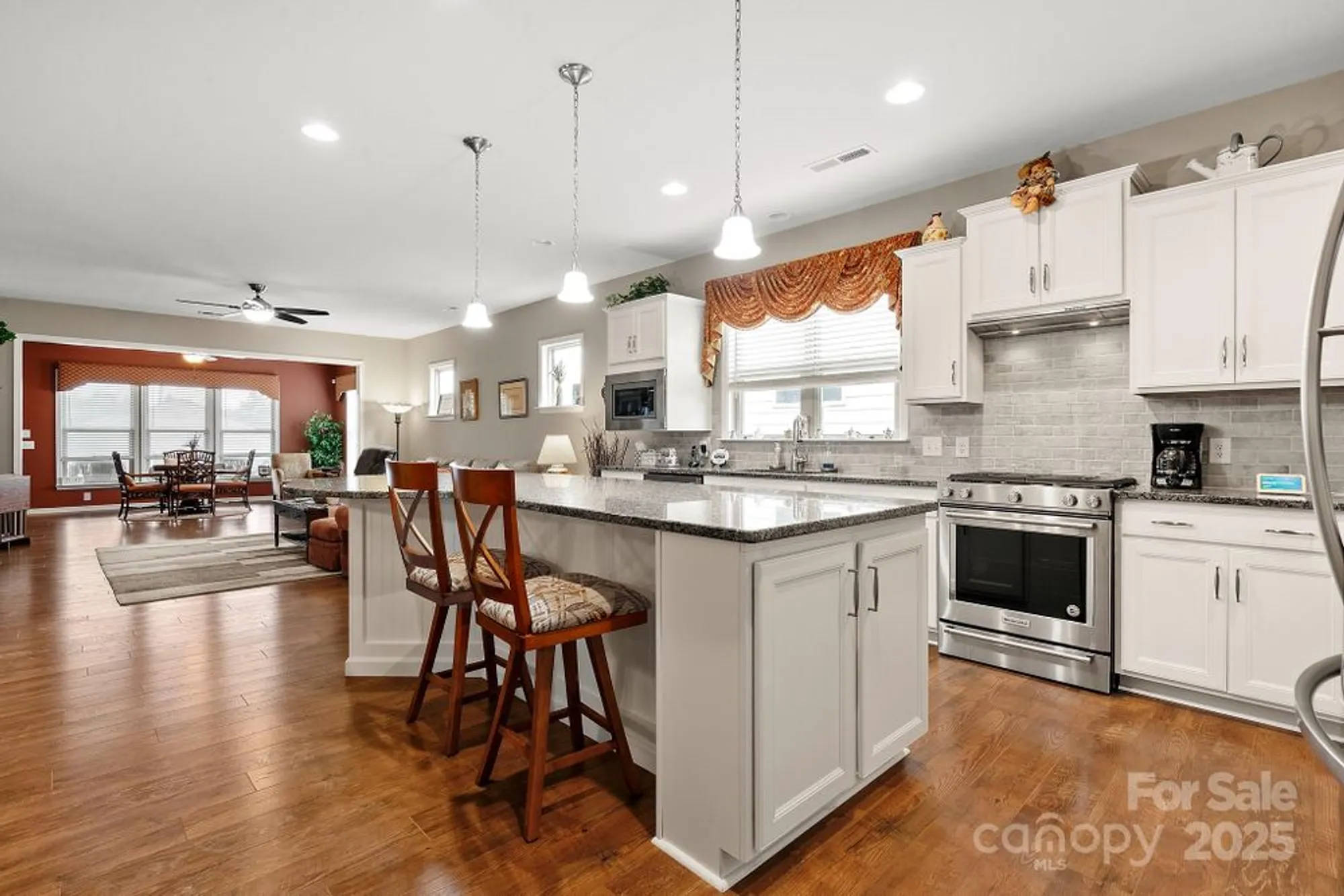 Property Slideshow image 8 of 38 | 689 birchway dr, Fort Mill, SC, 29715