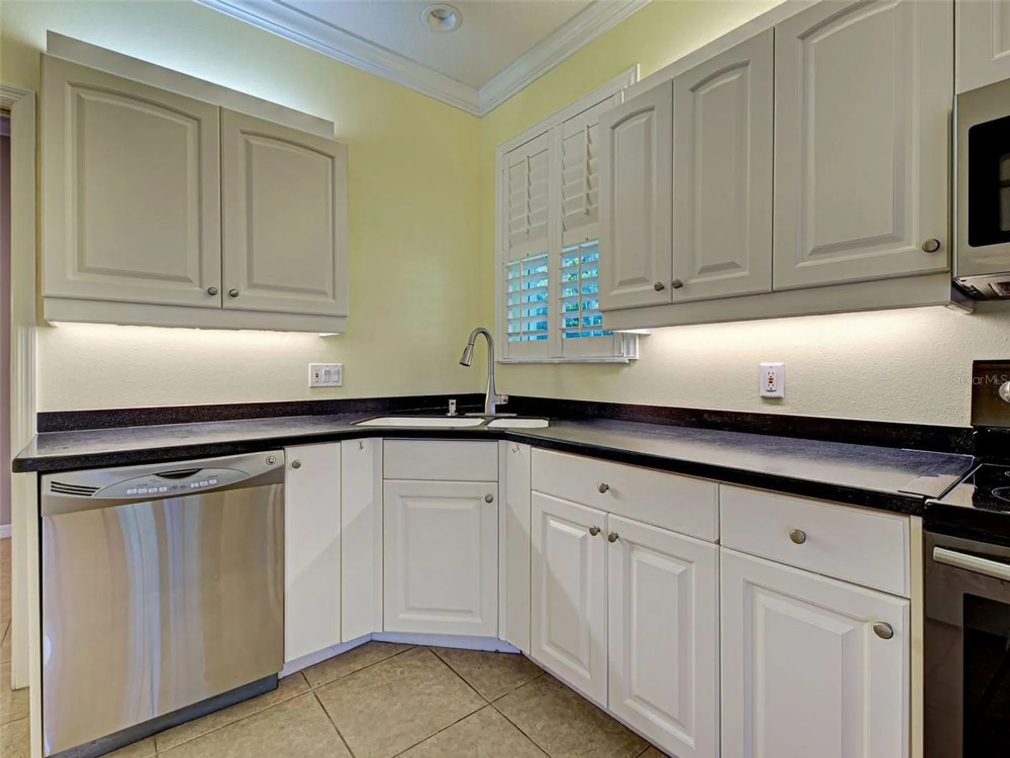 Property Slideshow image 20 of 54 | 912 barclay ct, Venice, FL, 34293