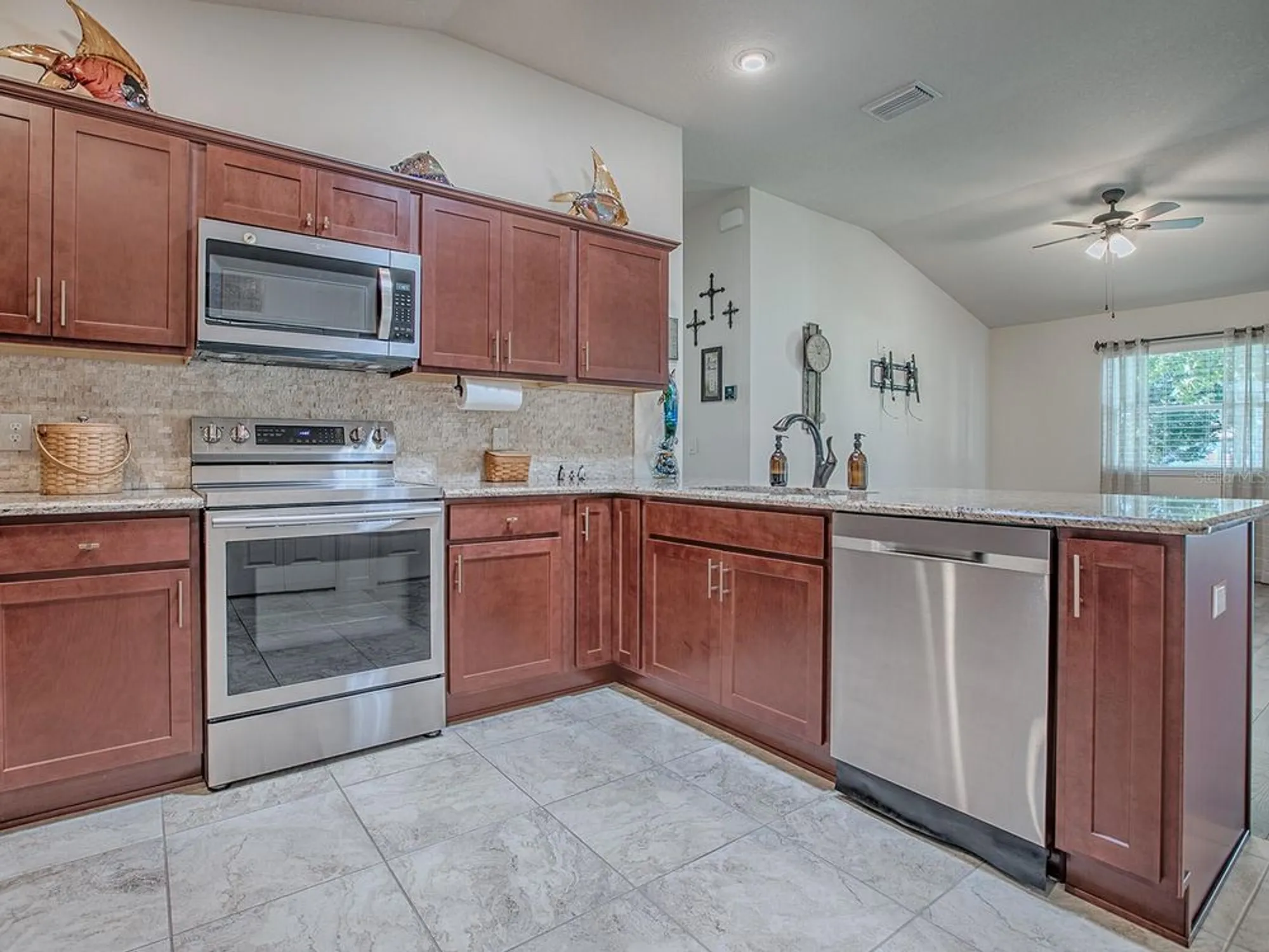 Property Slideshow image 10 of 31 | 1222 dustin dr, The Villages, FL, 32159