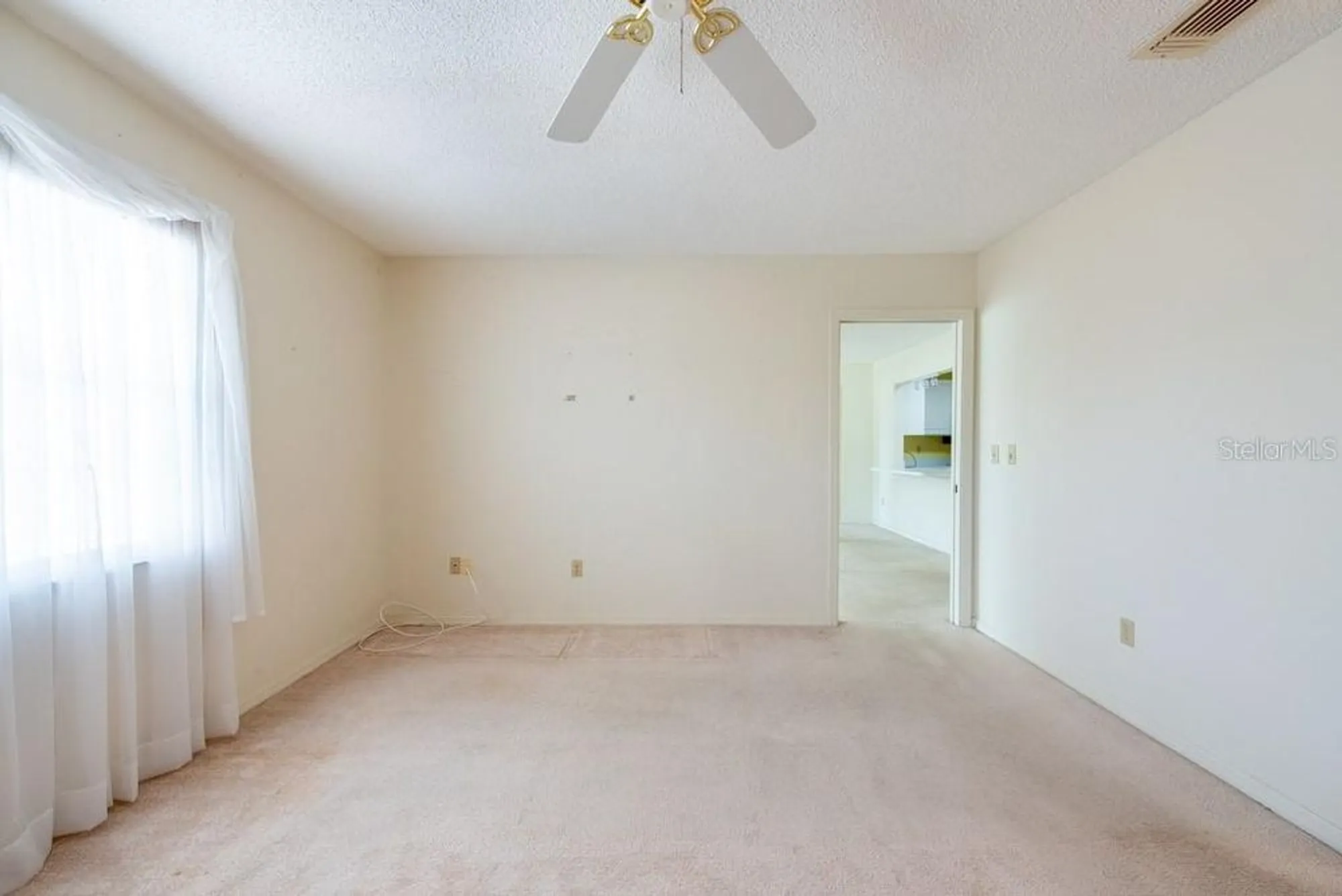 Property Slideshow image 19 of 44 | 106 silverbell ct, Sun City Center, FL, 33573