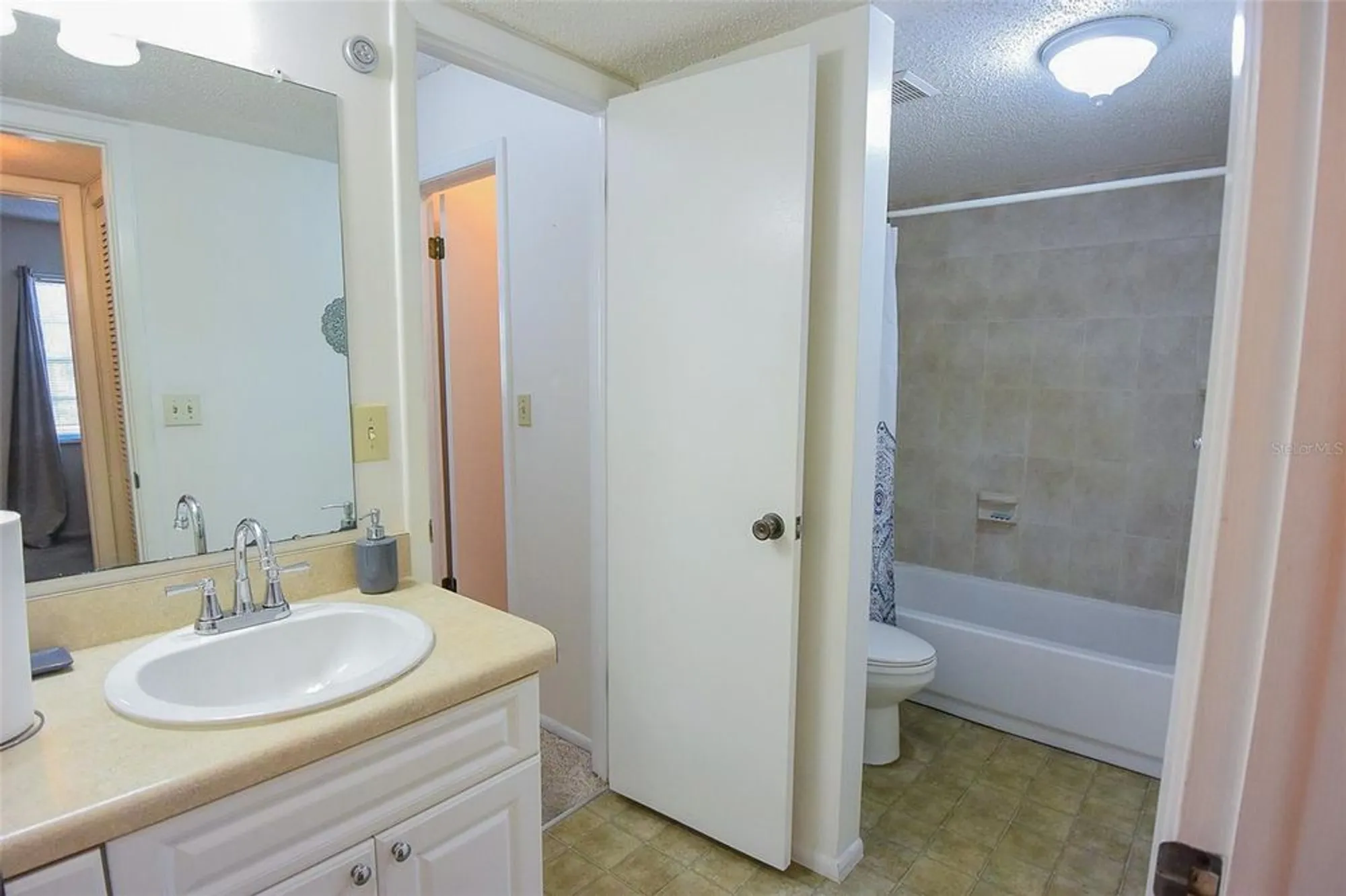 Property Slideshow image 15 of 20 | 11110 carriage hill dr apt 5, Port Richey, FL, 34668