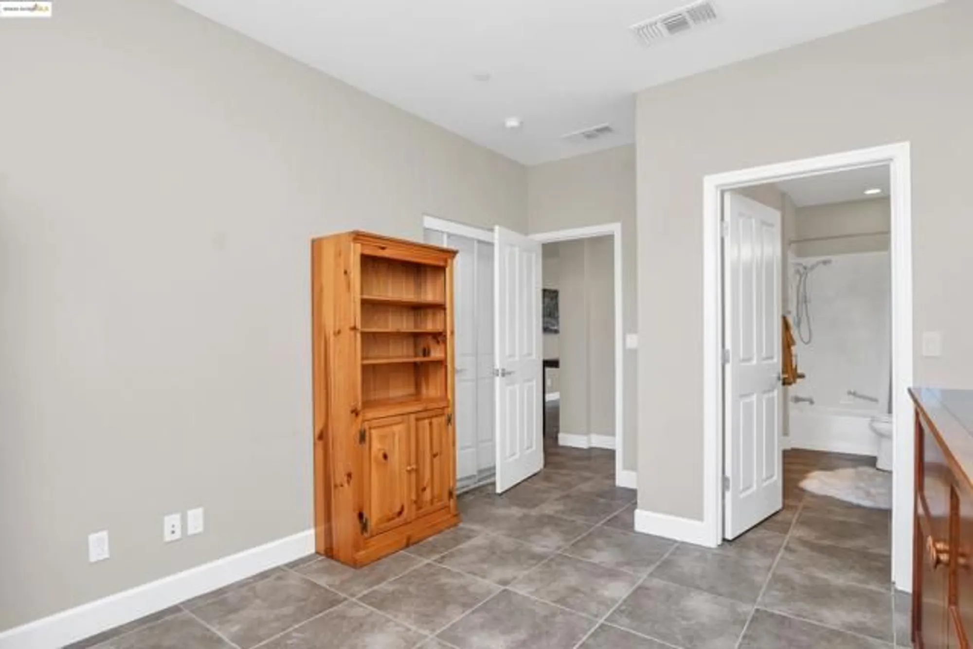 Property Slideshow image 21 of 38 | 353 desert forest ct, Rio Vista, CA, 94571