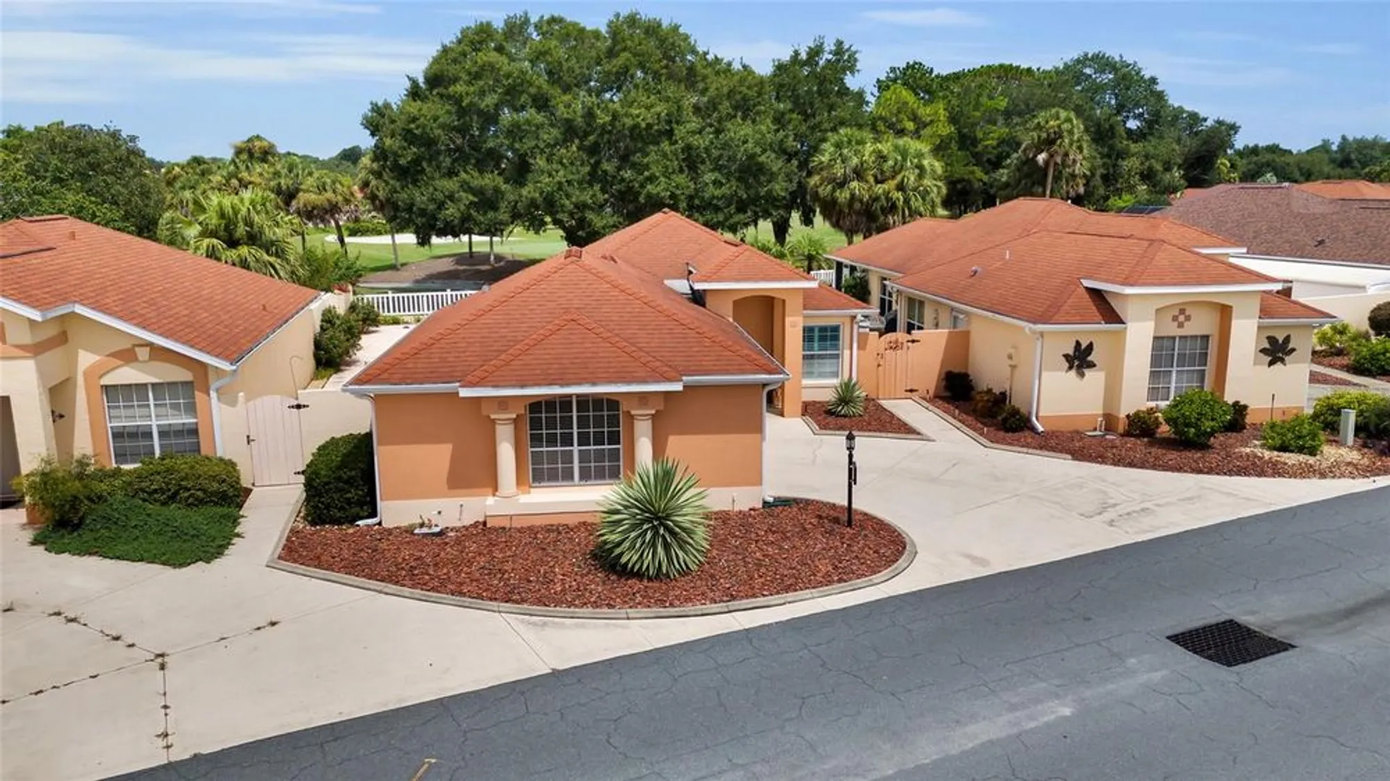 Property Slideshow image 31 of 45 | 916 medira dr, Lady Lake, FL, 32159