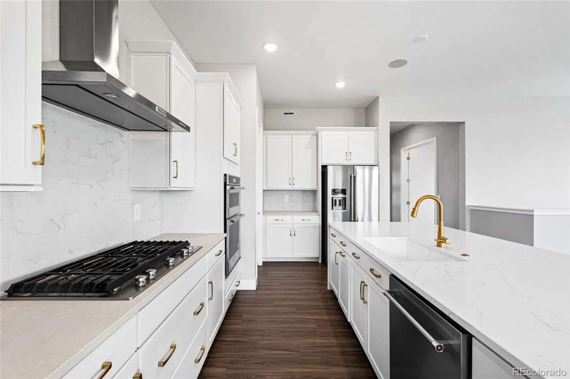 Property Slideshow image 7 of 37 | 8871 s quemoy st, Aurora, CO, 80016