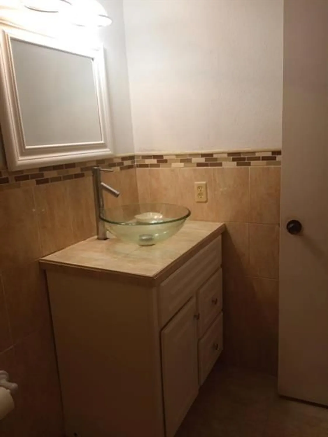 Property Slideshow image 9 of 45 | 3521 inverrary dr 110, Lauderhill, FL, 33319