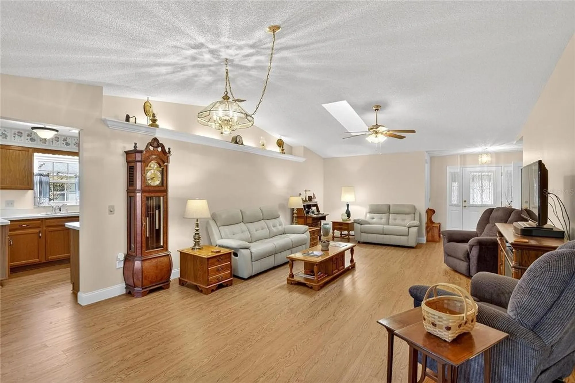 Property Slideshow image 13 of 71 | 6320 silver lakes dr, Lakeland, FL, 33810