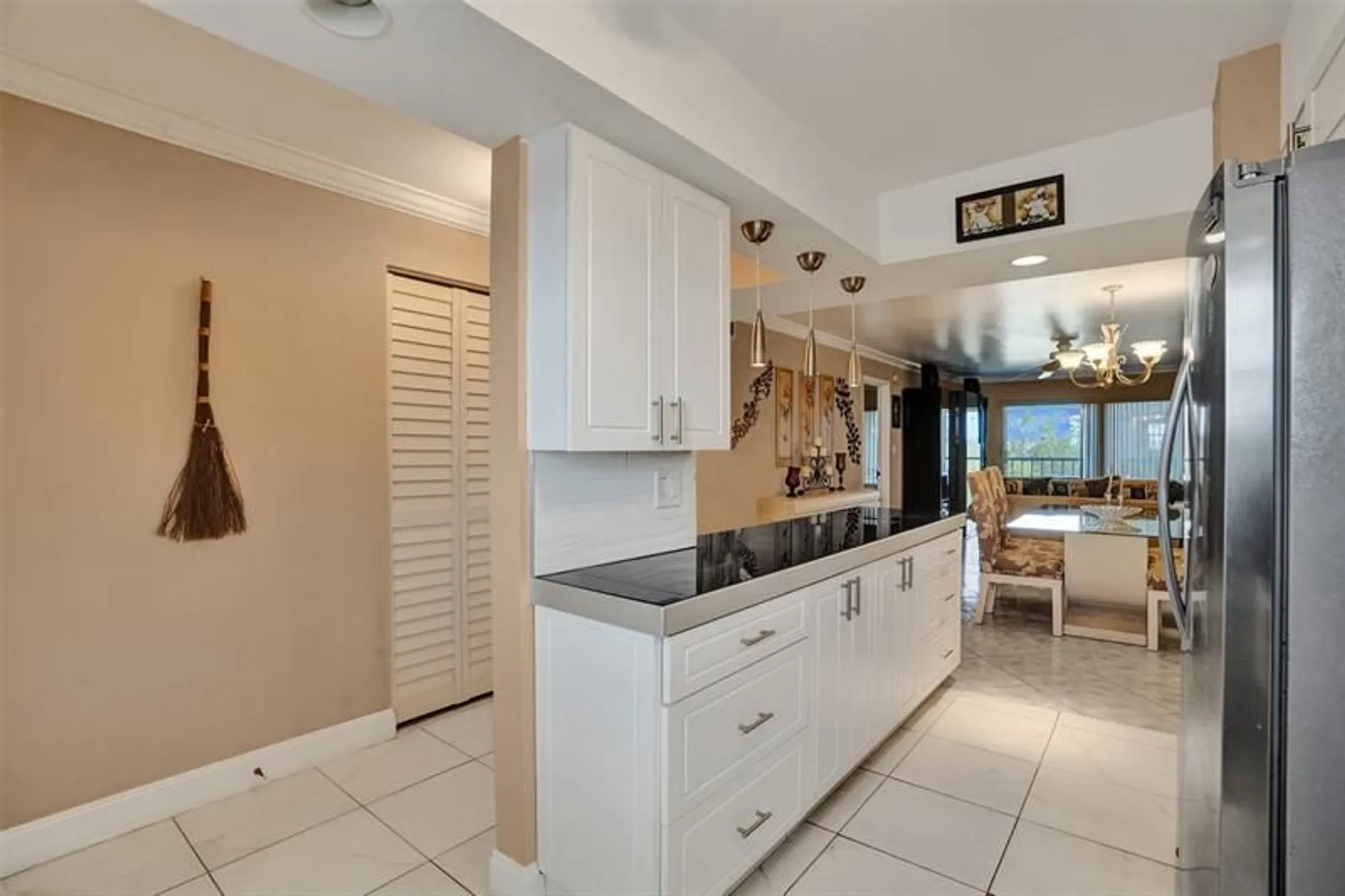 Property Slideshow image 7 of 48 | 5860 nw 44th st 603, Lauderhill, FL, 33319