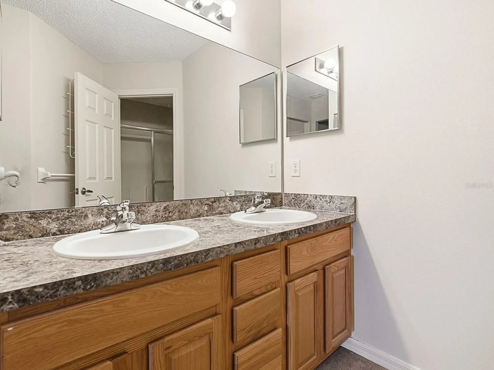 Property Slideshow image 27 of 41 | 231 bentwood dr, Leesburg, FL, 34748