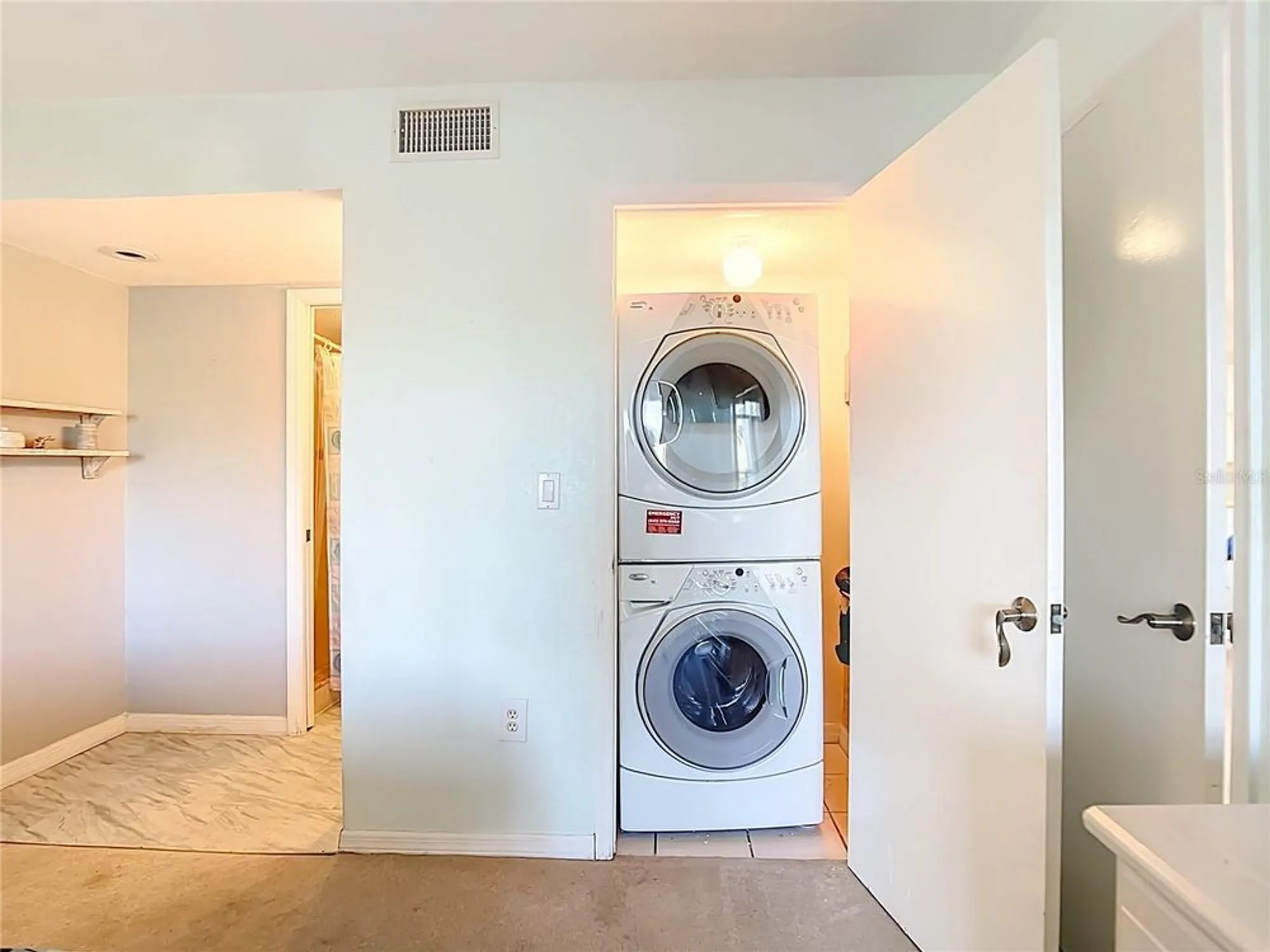 Property Slideshow image 30 of 57 | 404 cerromar cir 115, Venice, FL, 34293