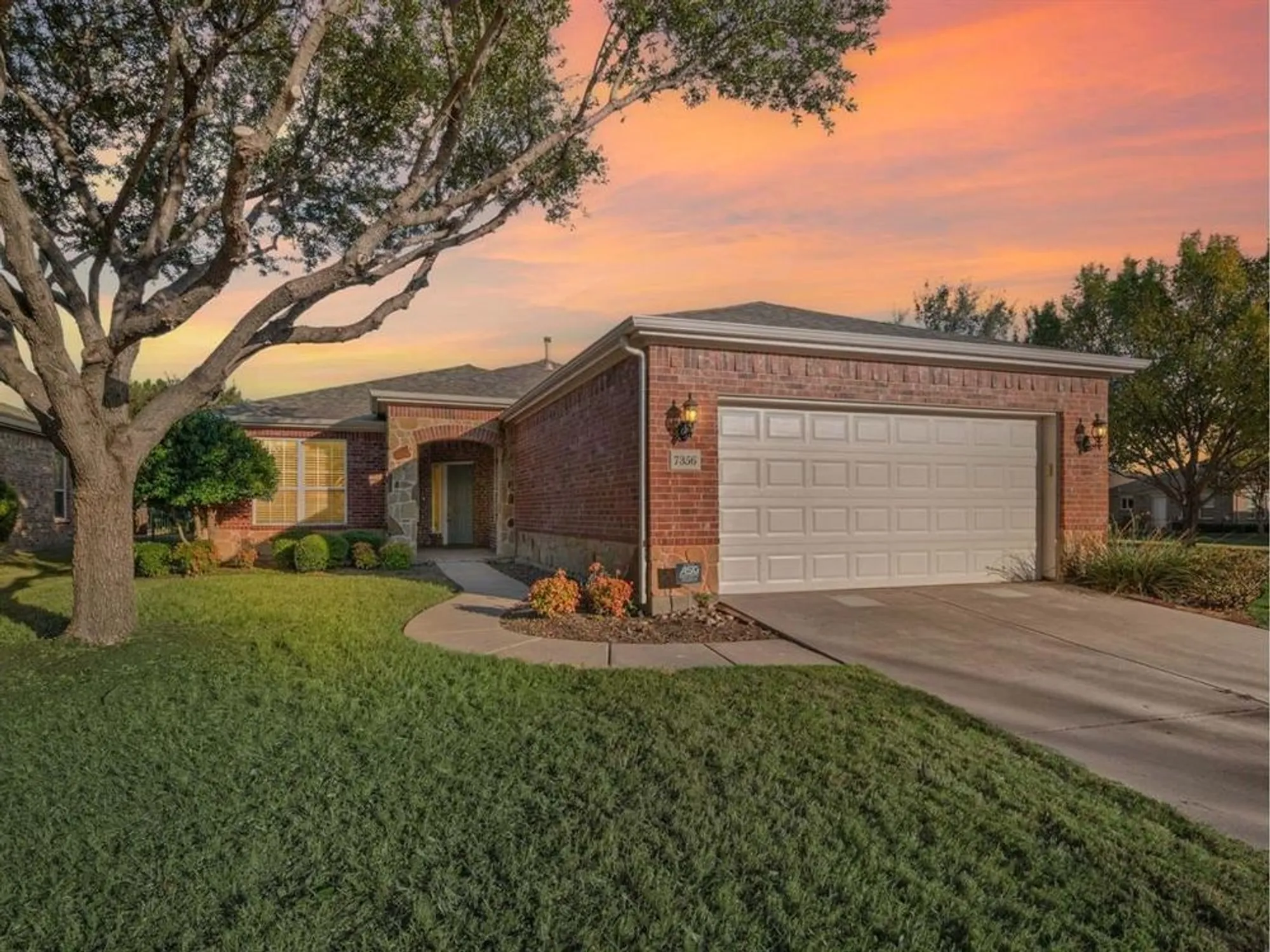 Property Slideshow image 28 of 39 | 7356 pasatiempo dr, Frisco, TX, 75036