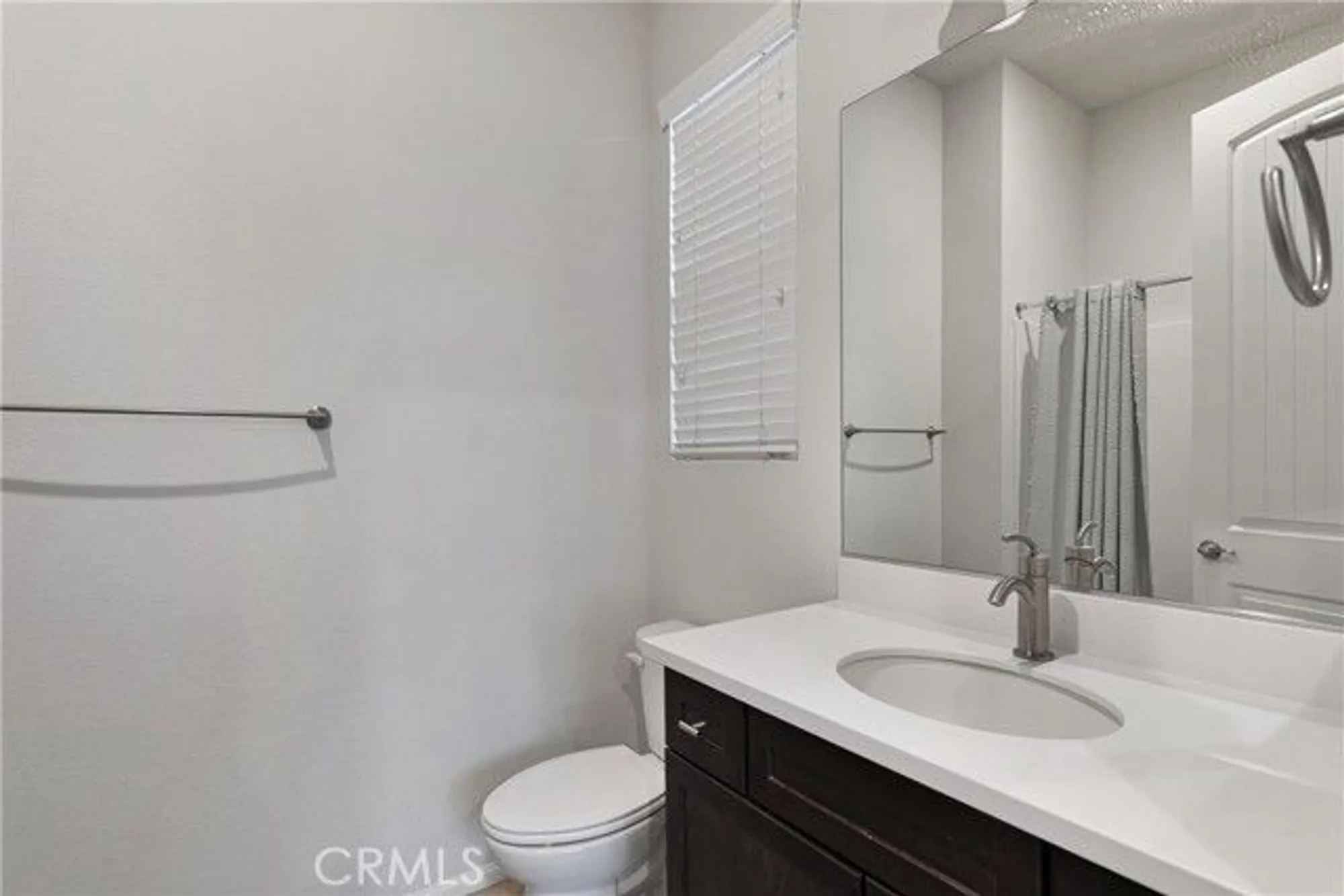 Property Slideshow image 25 of 49 | 19255 castana st, Apple Valley, CA, 92308