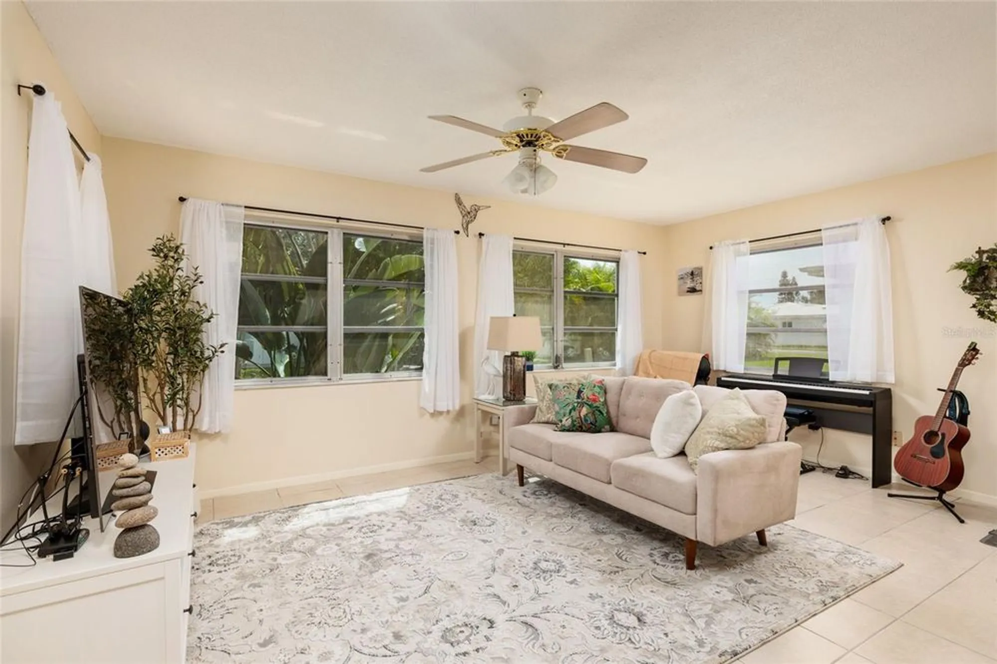 Property Slideshow image 10 of 34 | 9813 37th st, Pinellas Park, FL, 33782