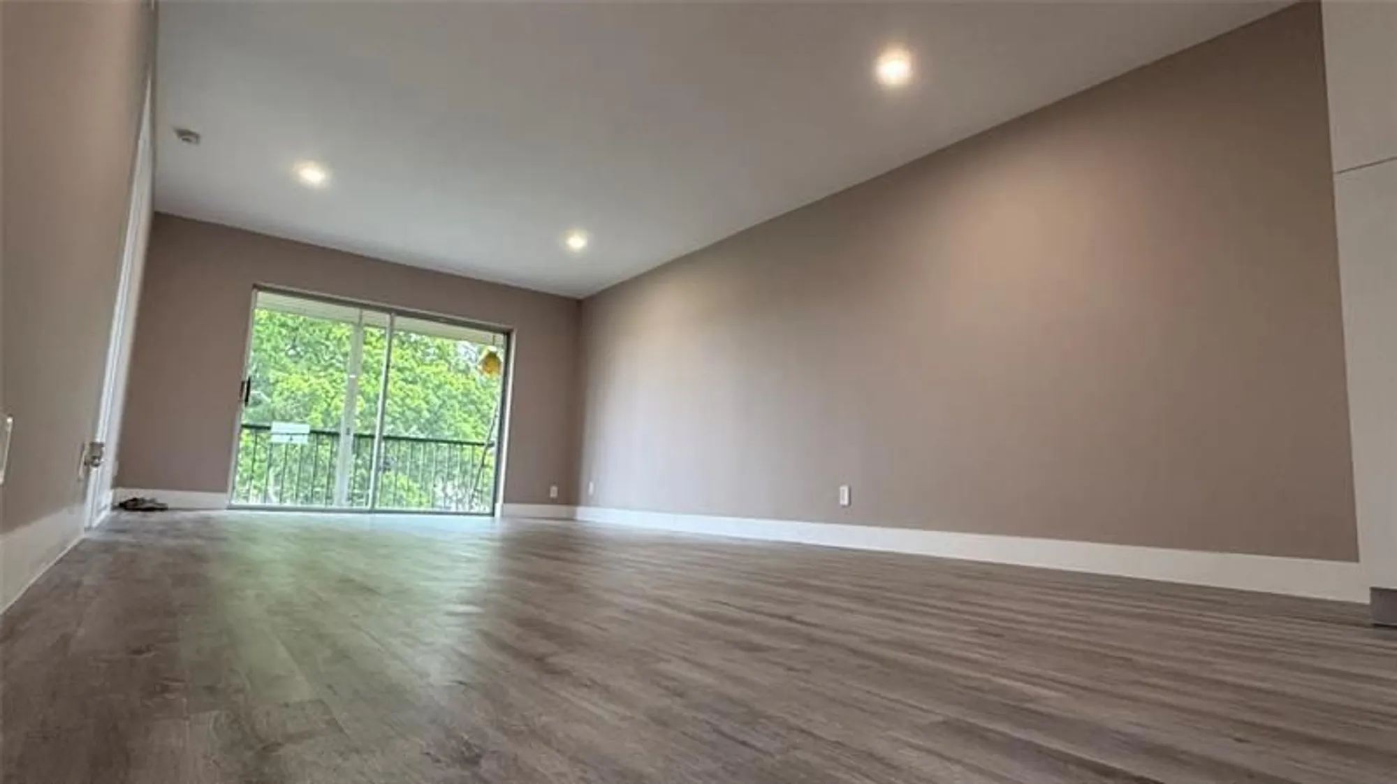 Property Slideshow image 39 of 53 | 8962 s hollybrook blvd 308, Pembroke Pines, FL, 33025