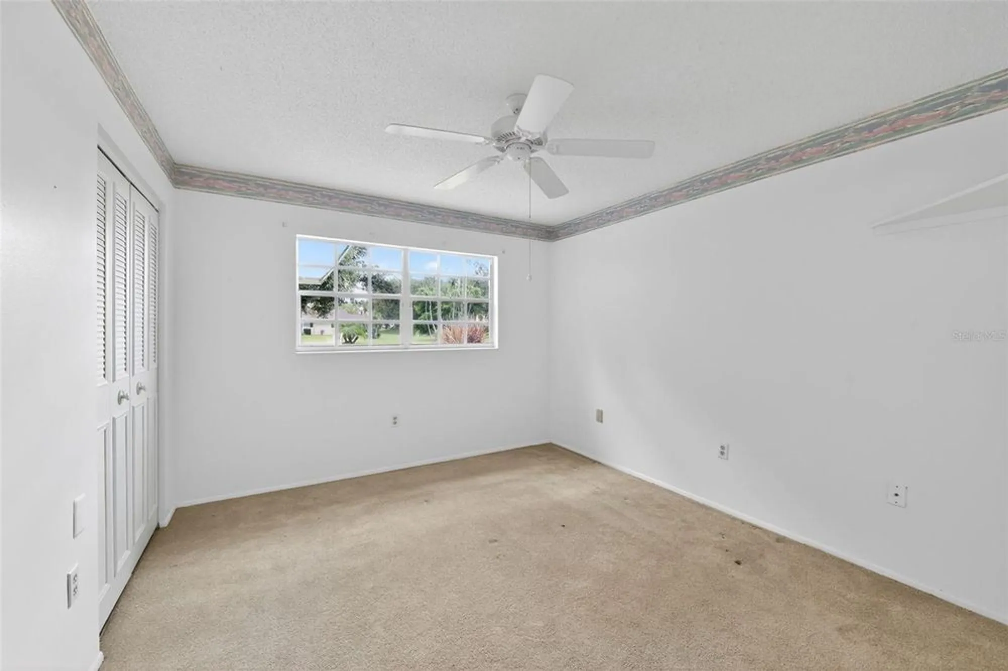 Property Slideshow image 13 of 27 | 2560 golf course dr 507, Sarasota, FL, 34234